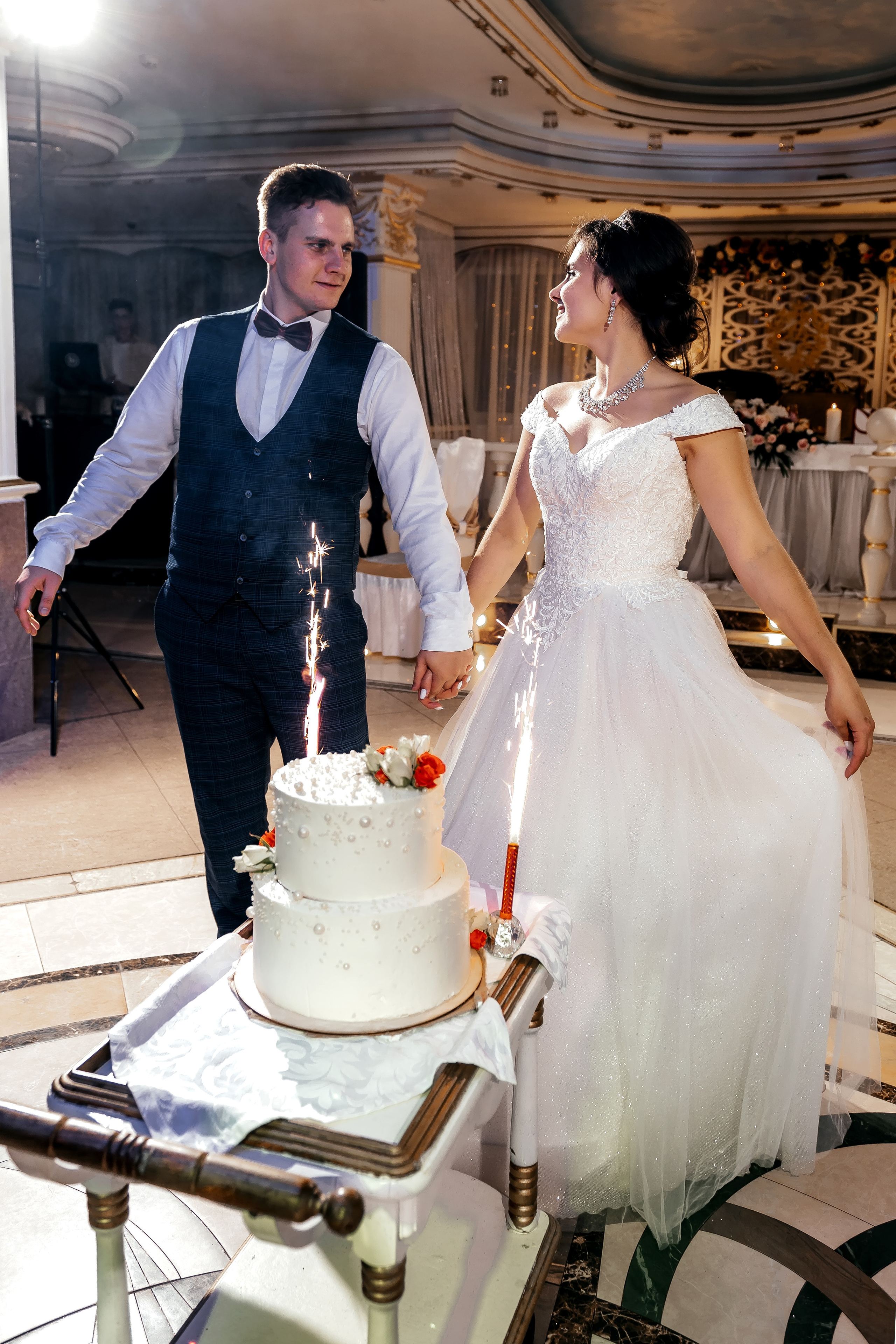 Свадебная фотопрогулка в Усадьбе Кусково. Свадебный и семейный фотограф Виктория Носачёва. Щелково, Москва и МО