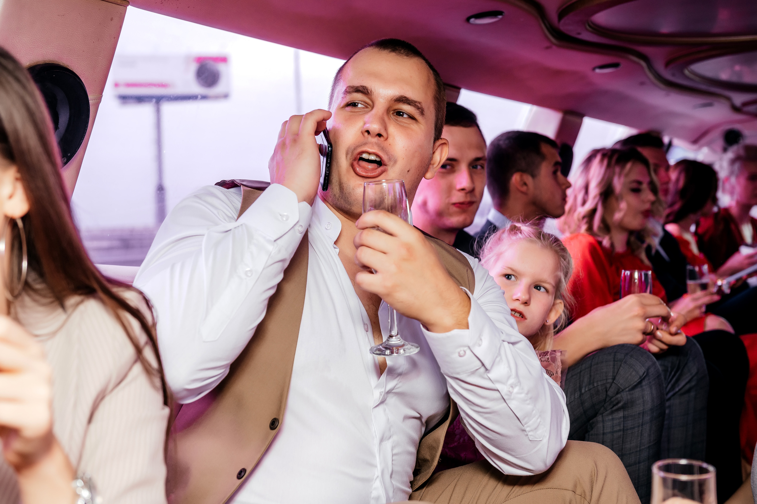 Свадебная фотопрогулка в Усадьбе Кусково. Свадебный и семейный фотограф Виктория Носачёва. Щелково, Москва и МО