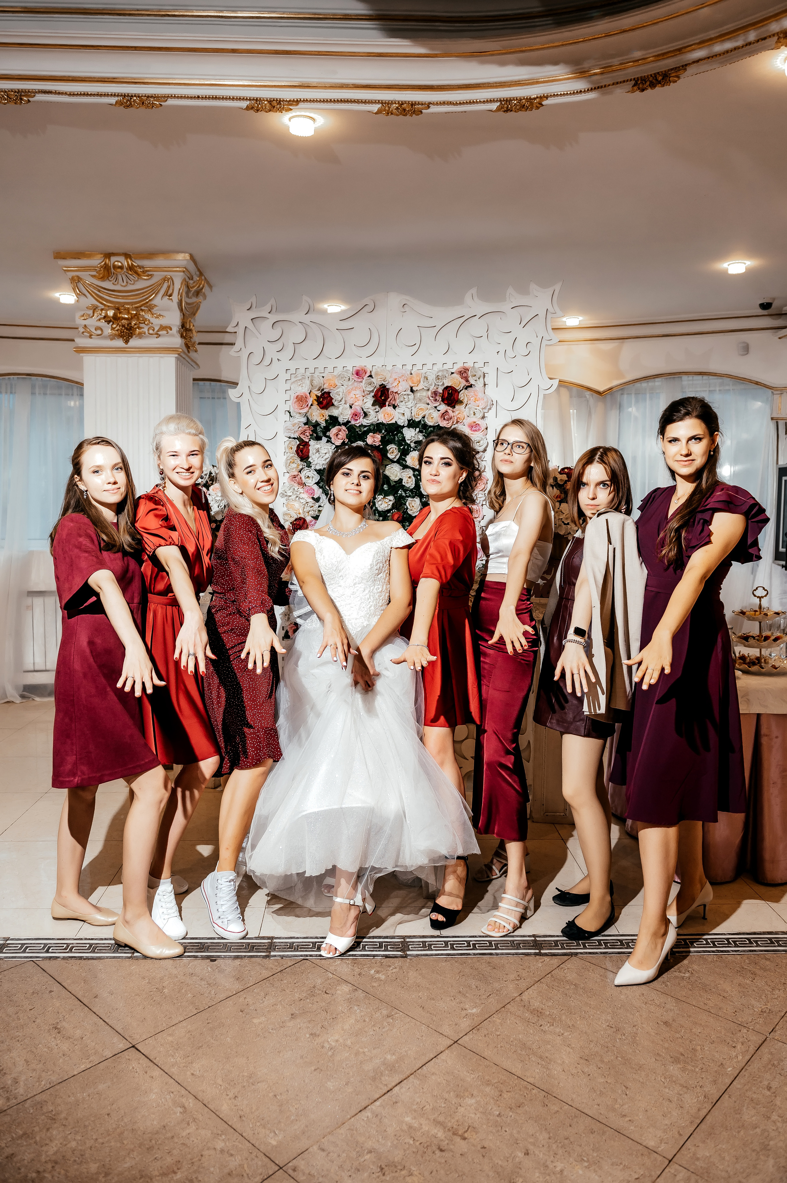 Свадебная фотопрогулка в Усадьбе Кусково. Свадебный и семейный фотограф Виктория Носачёва. Щелково, Москва и МО