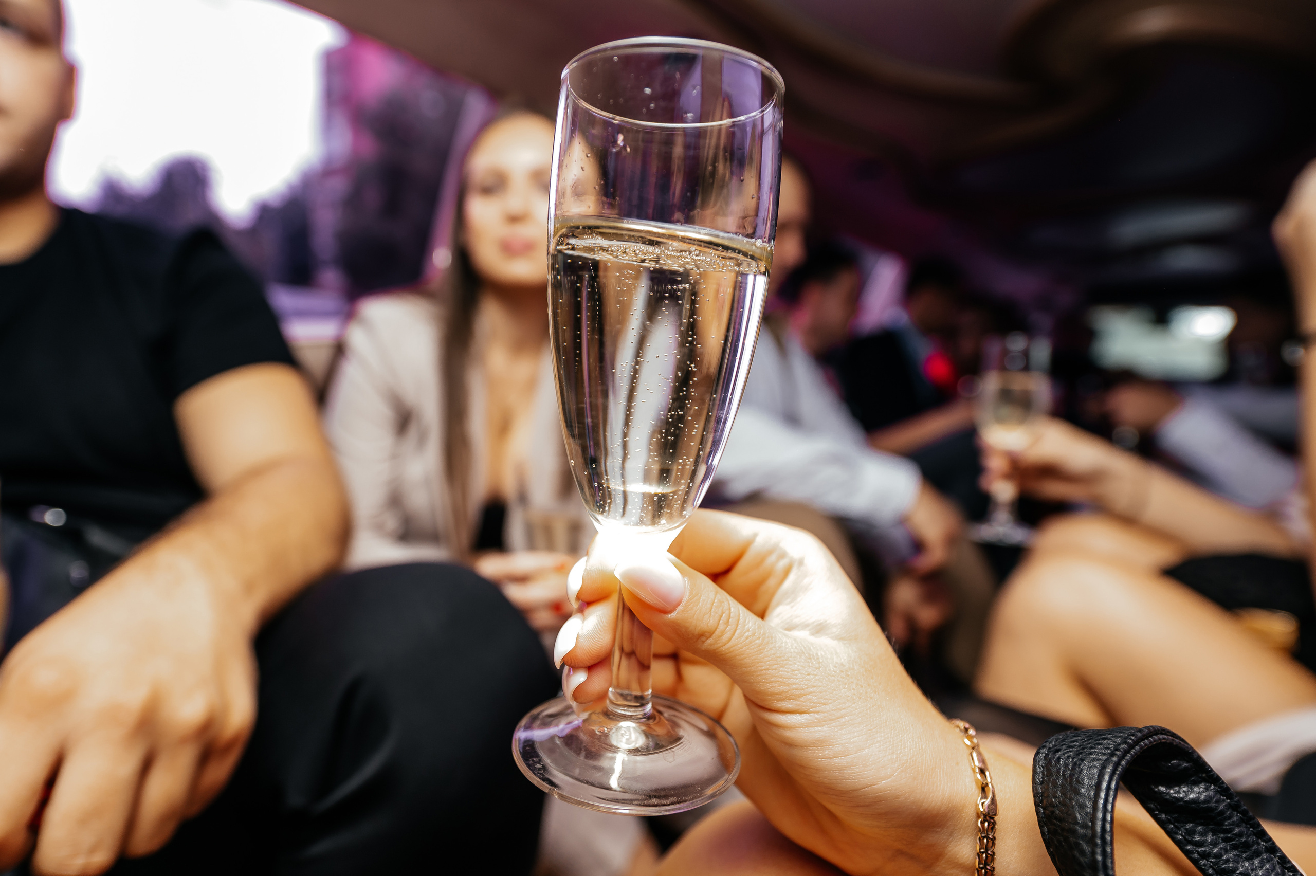 Свадебная фотопрогулка в Усадьбе Кусково. Свадебный и семейный фотограф Виктория Носачёва. Щелково, Москва и МО