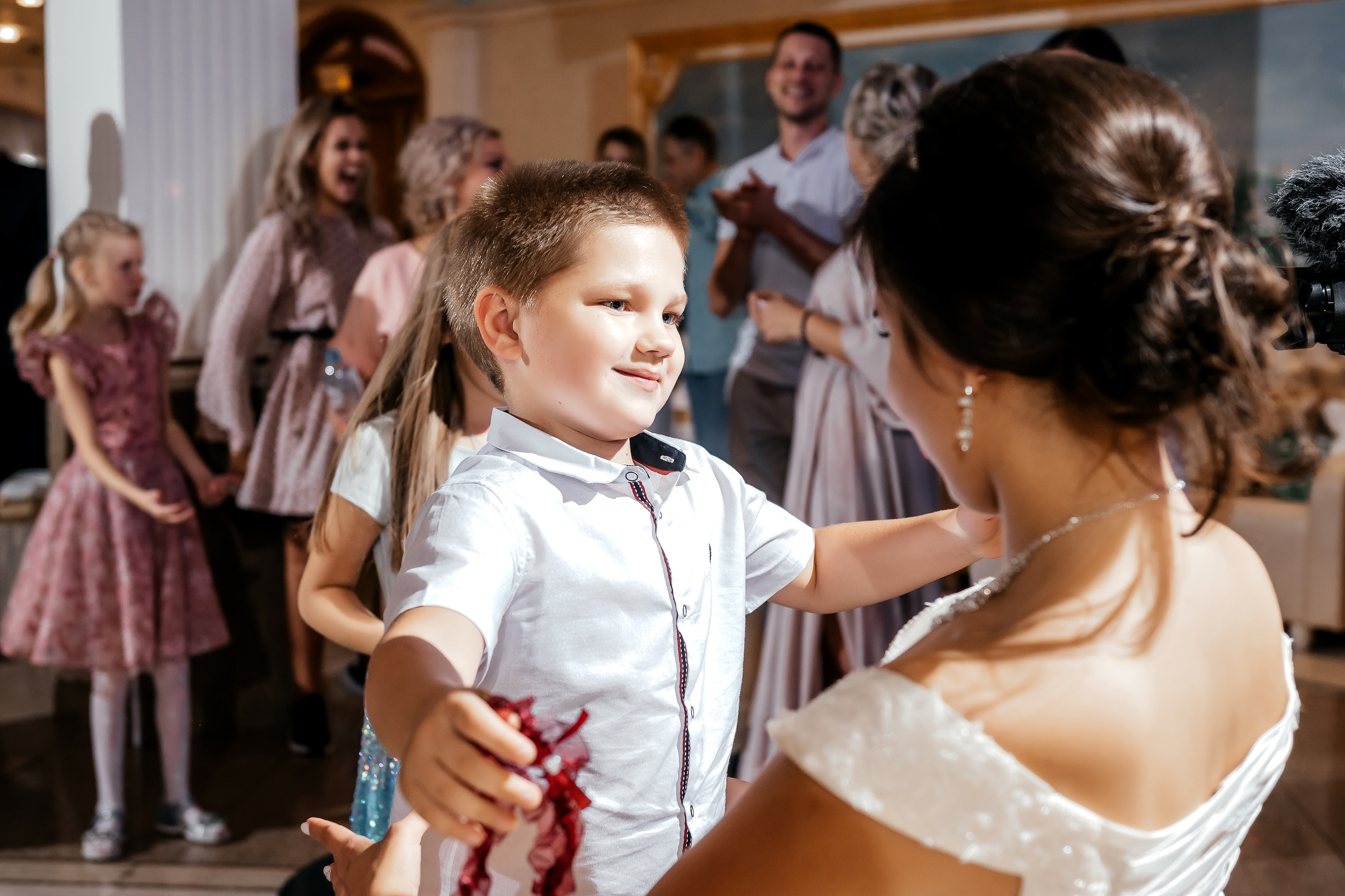 Свадебная фотопрогулка в Усадьбе Кусково. Свадебный и семейный фотограф Виктория Носачёва. Щелково, Москва и МО