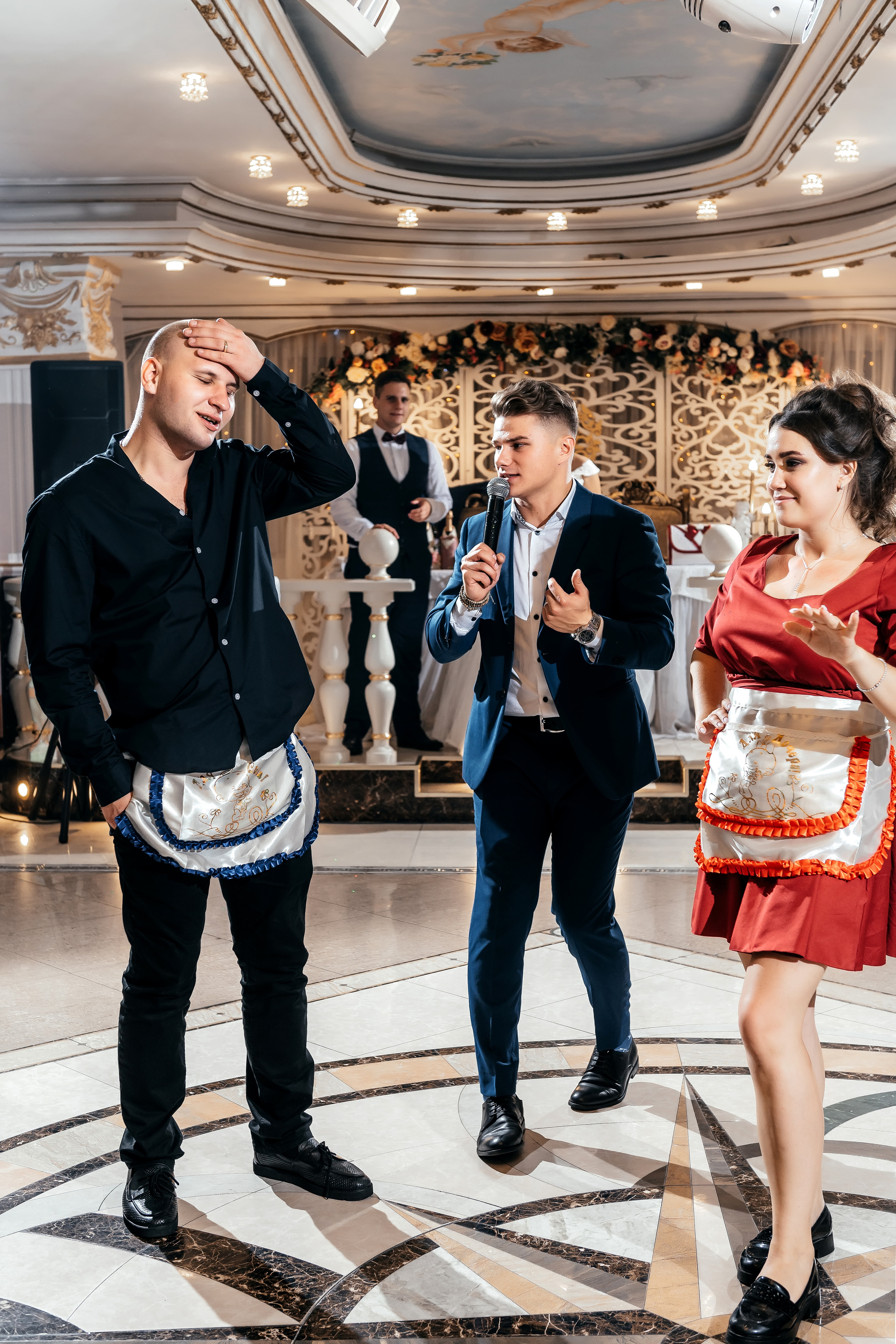 Свадебная фотопрогулка в Усадьбе Кусково. Свадебный и семейный фотограф Виктория Носачёва. Щелково, Москва и МО