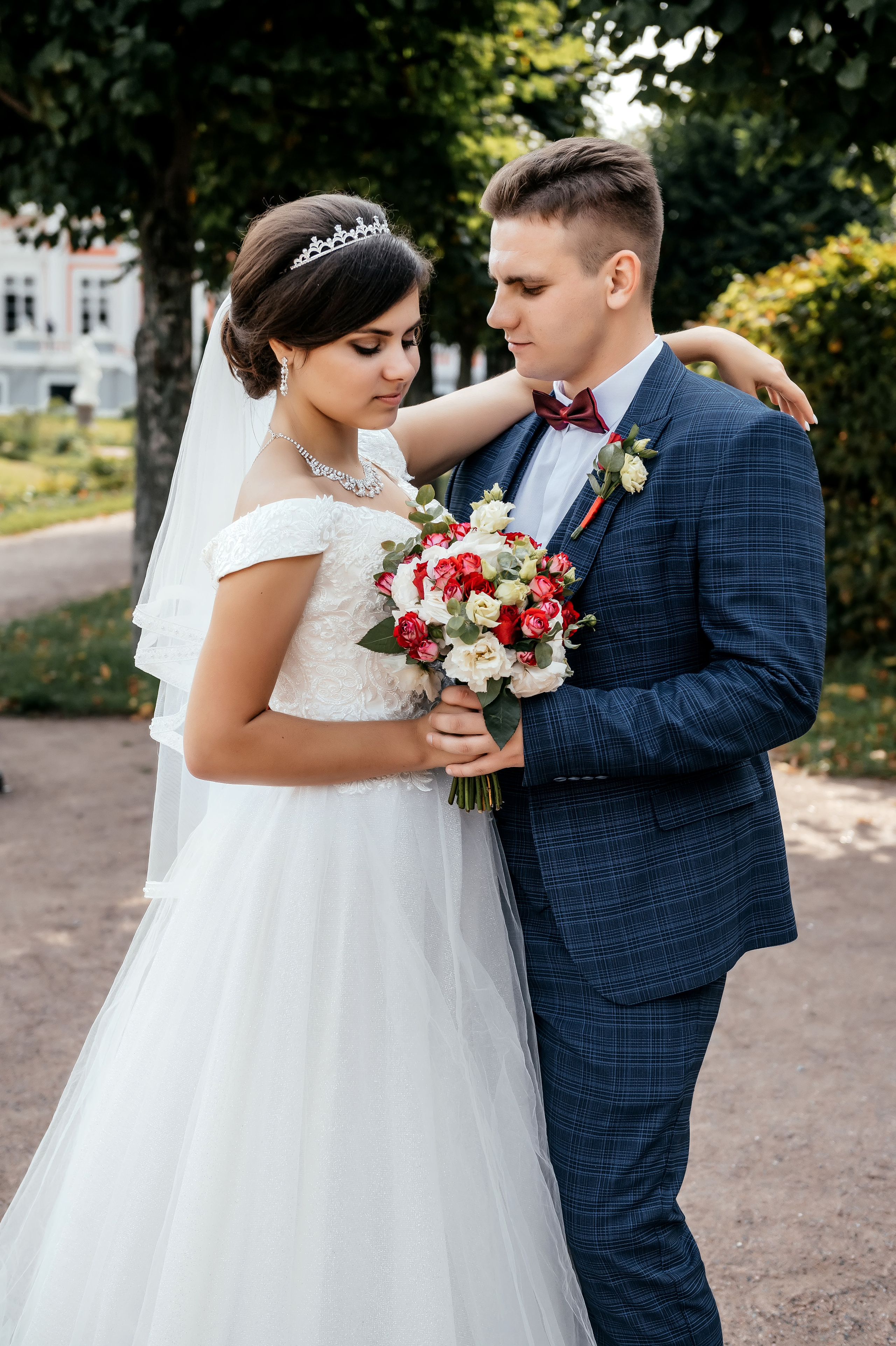 Свадебная фотопрогулка в Усадьбе Кусково. Свадебный и семейный фотограф Виктория Носачёва. Щелково, Москва и МО