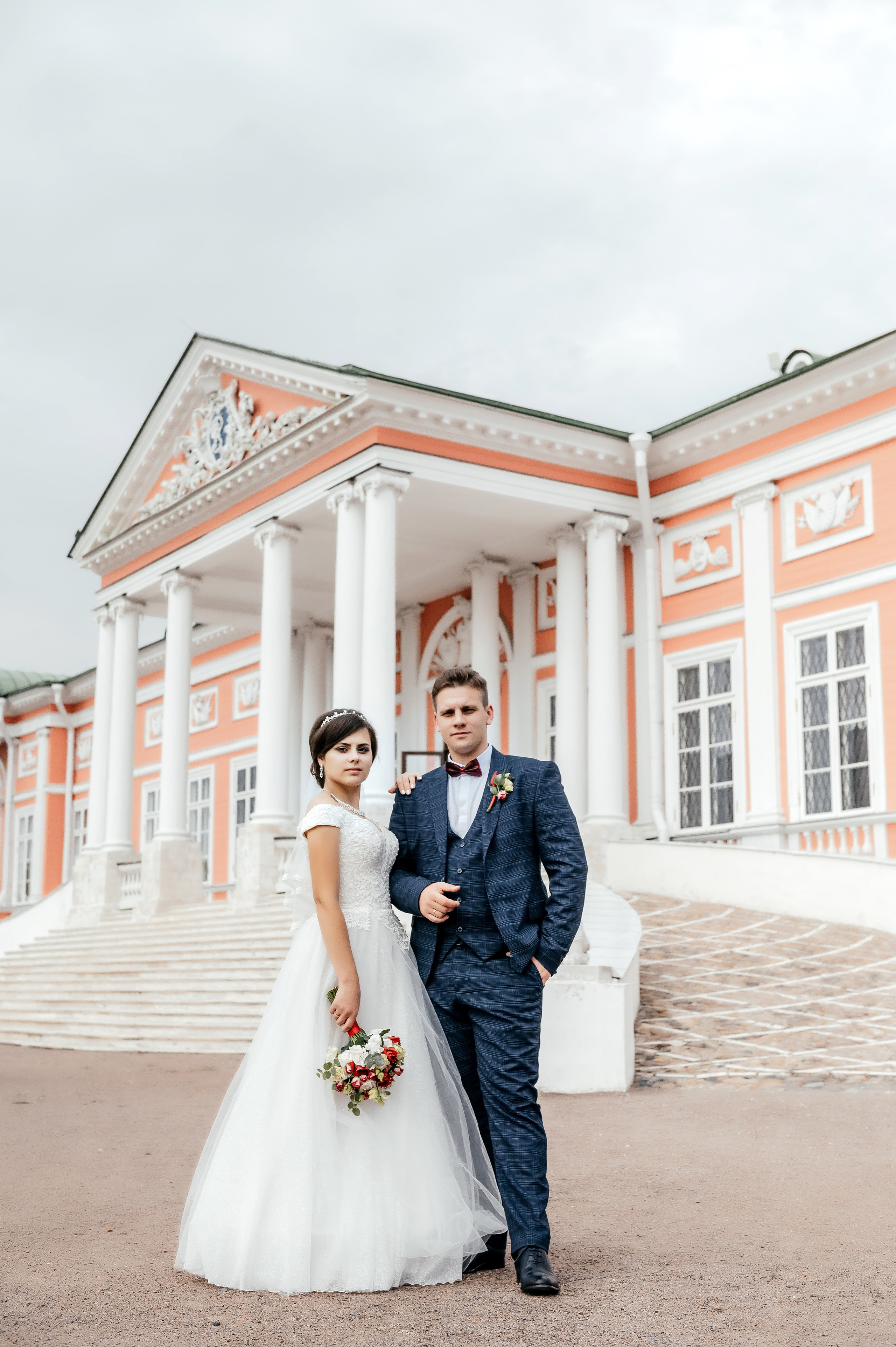 Свадебная фотопрогулка в Усадьбе Кусково. Свадебный и семейный фотограф Виктория Носачёва. Щелково, Москва и МО