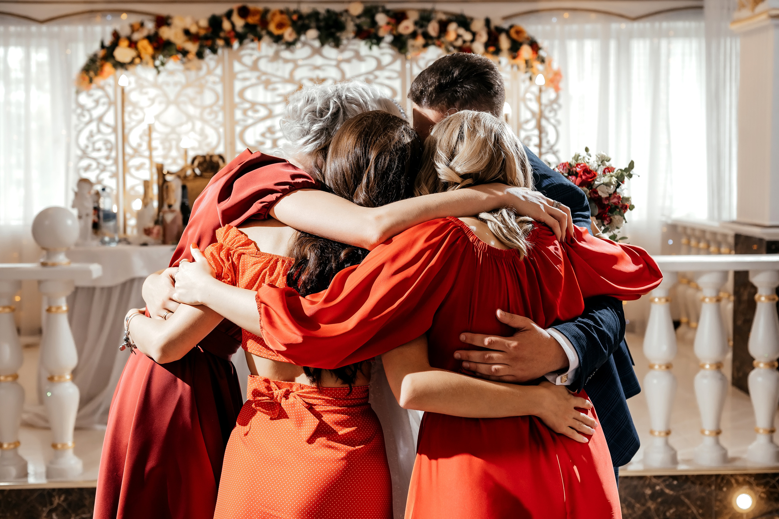 Свадебная фотопрогулка в Усадьбе Кусково. Свадебный и семейный фотограф Виктория Носачёва. Щелково, Москва и МО
