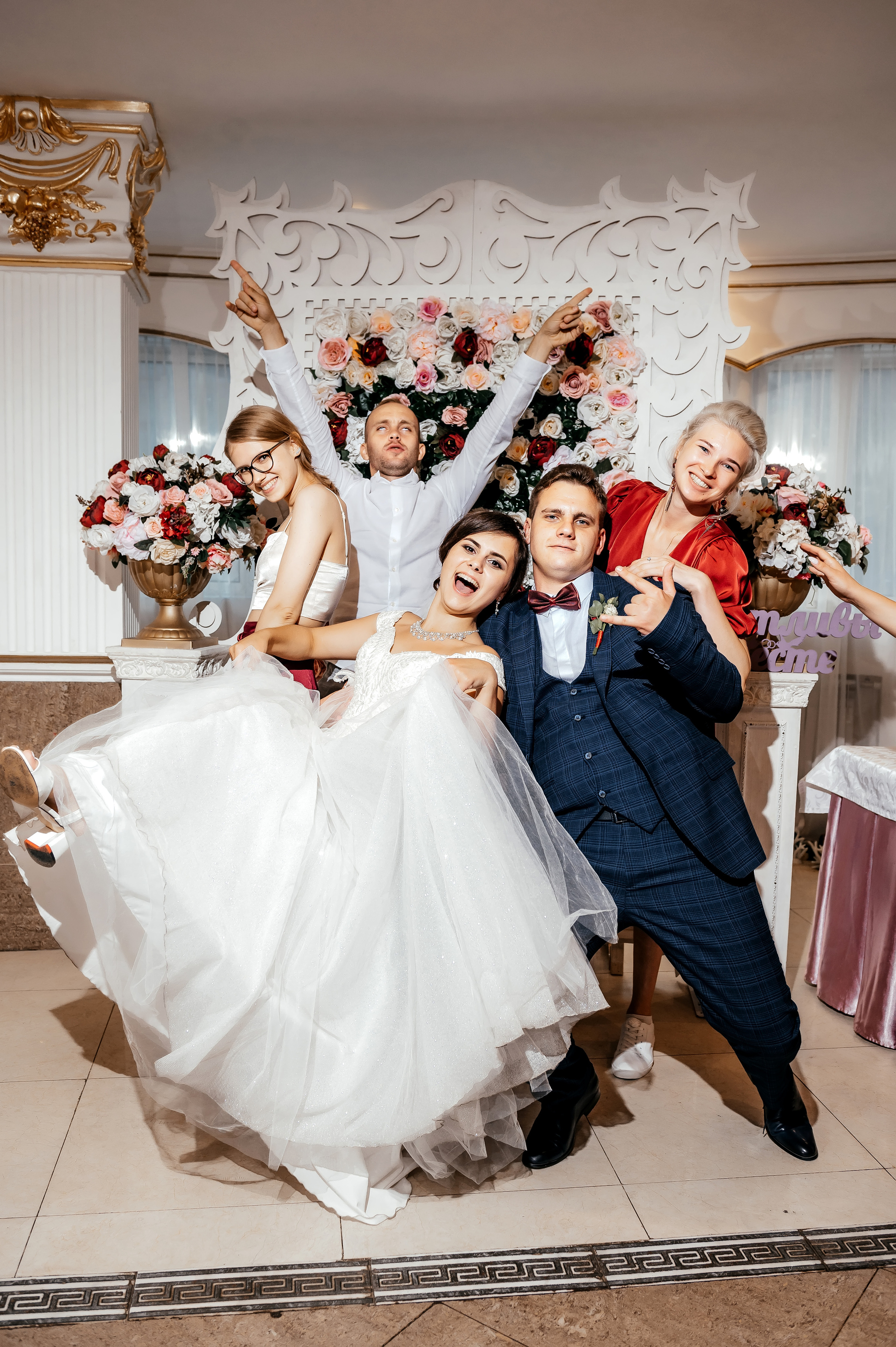 Свадебная фотопрогулка в Усадьбе Кусково. Свадебный и семейный фотограф Виктория Носачёва. Щелково, Москва и МО