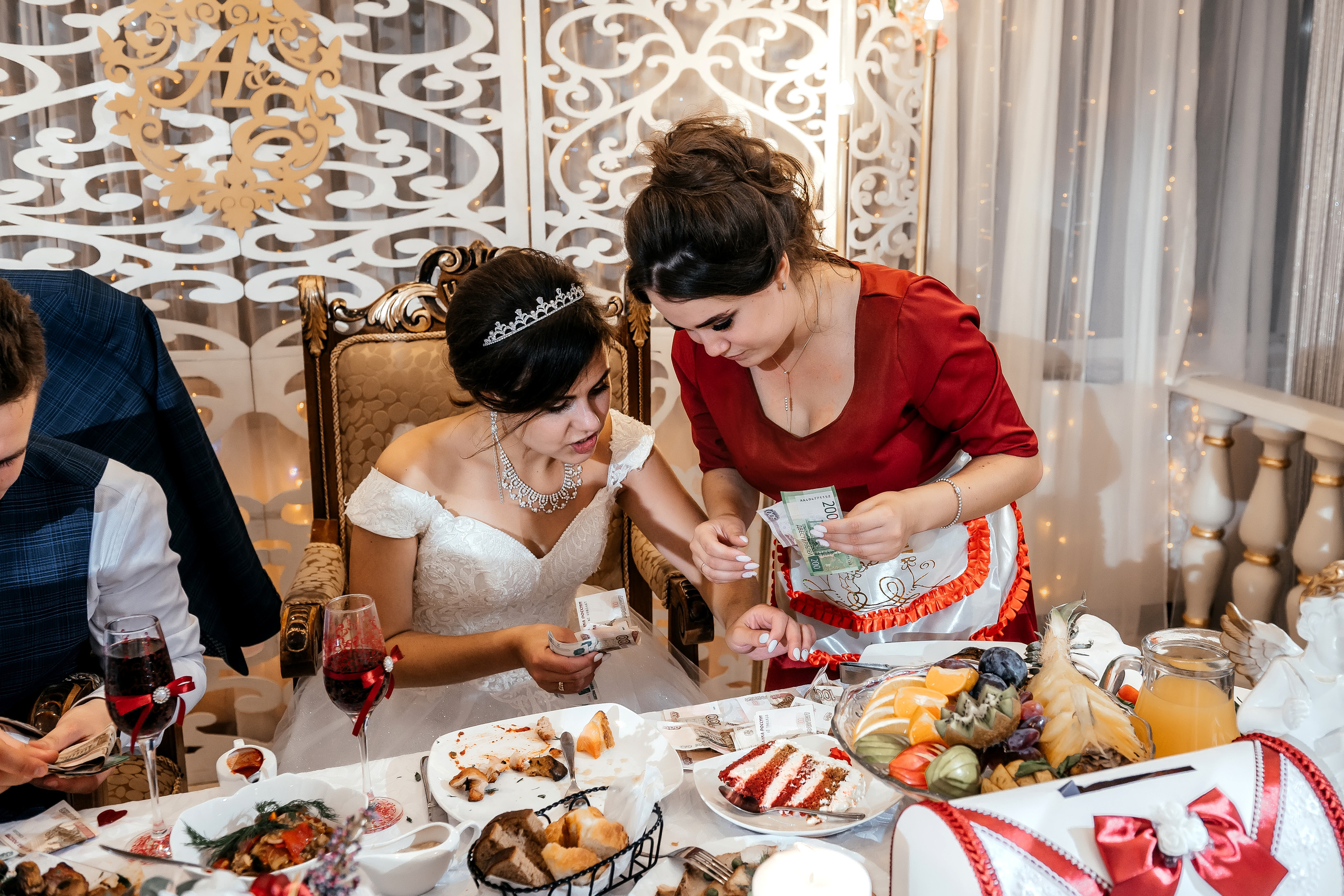 Свадебная фотопрогулка в Усадьбе Кусково. Свадебный и семейный фотограф Виктория Носачёва. Щелково, Москва и МО