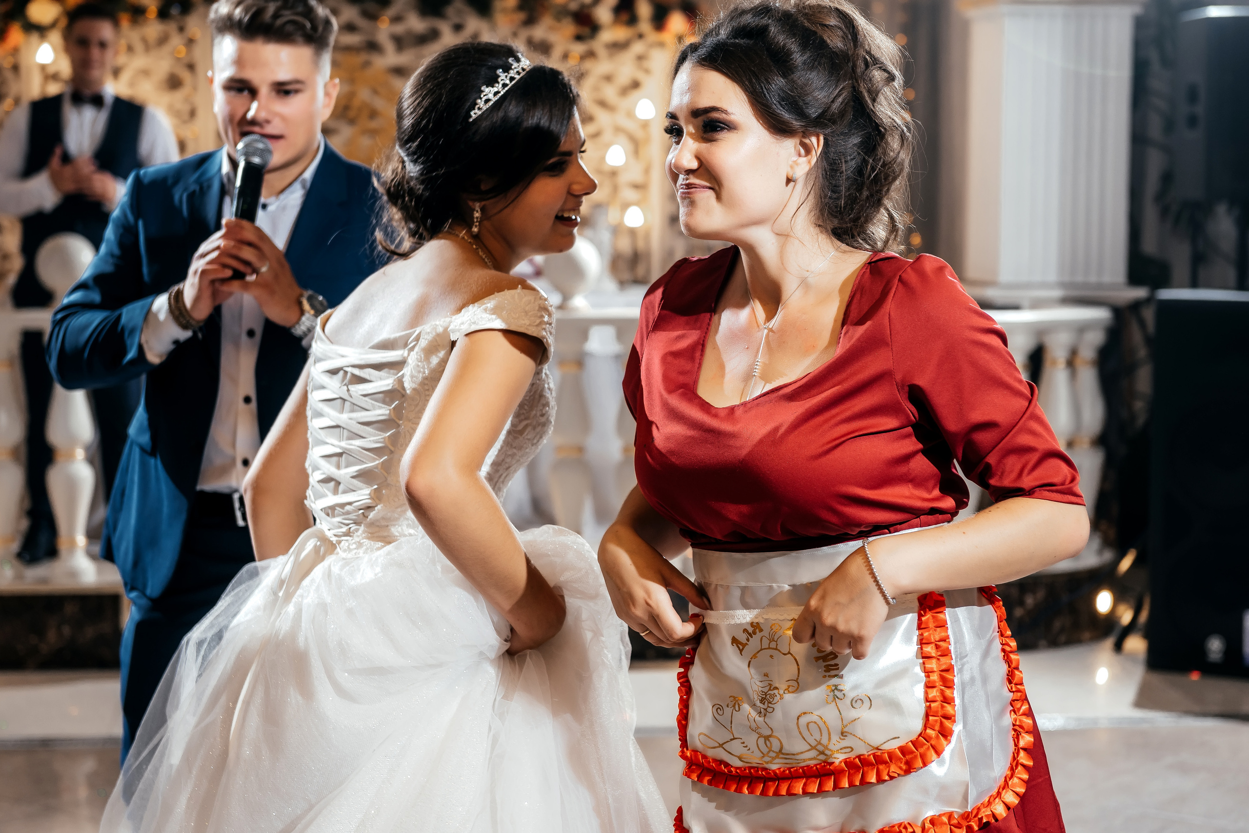 Свадебная фотопрогулка в Усадьбе Кусково. Свадебный и семейный фотограф Виктория Носачёва. Щелково, Москва и МО