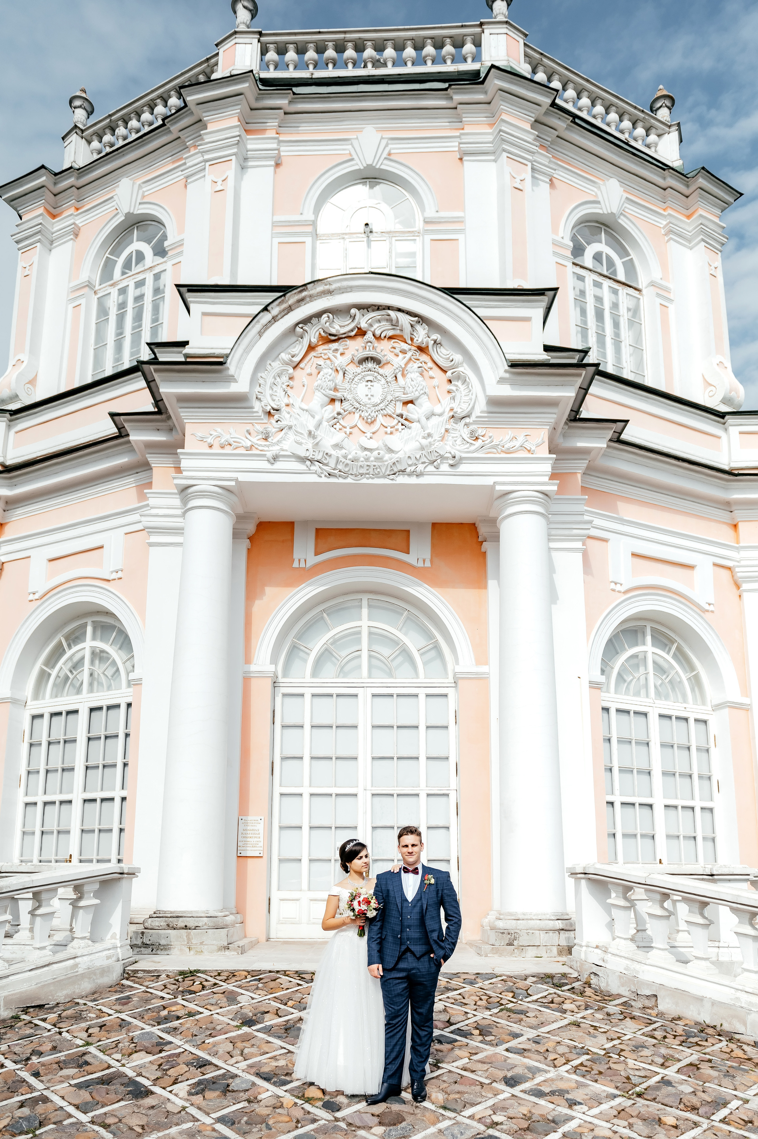 Свадебная фотопрогулка в Усадьбе Кусково. Свадебный и семейный фотограф Виктория Носачёва. Щелково, Москва и МО