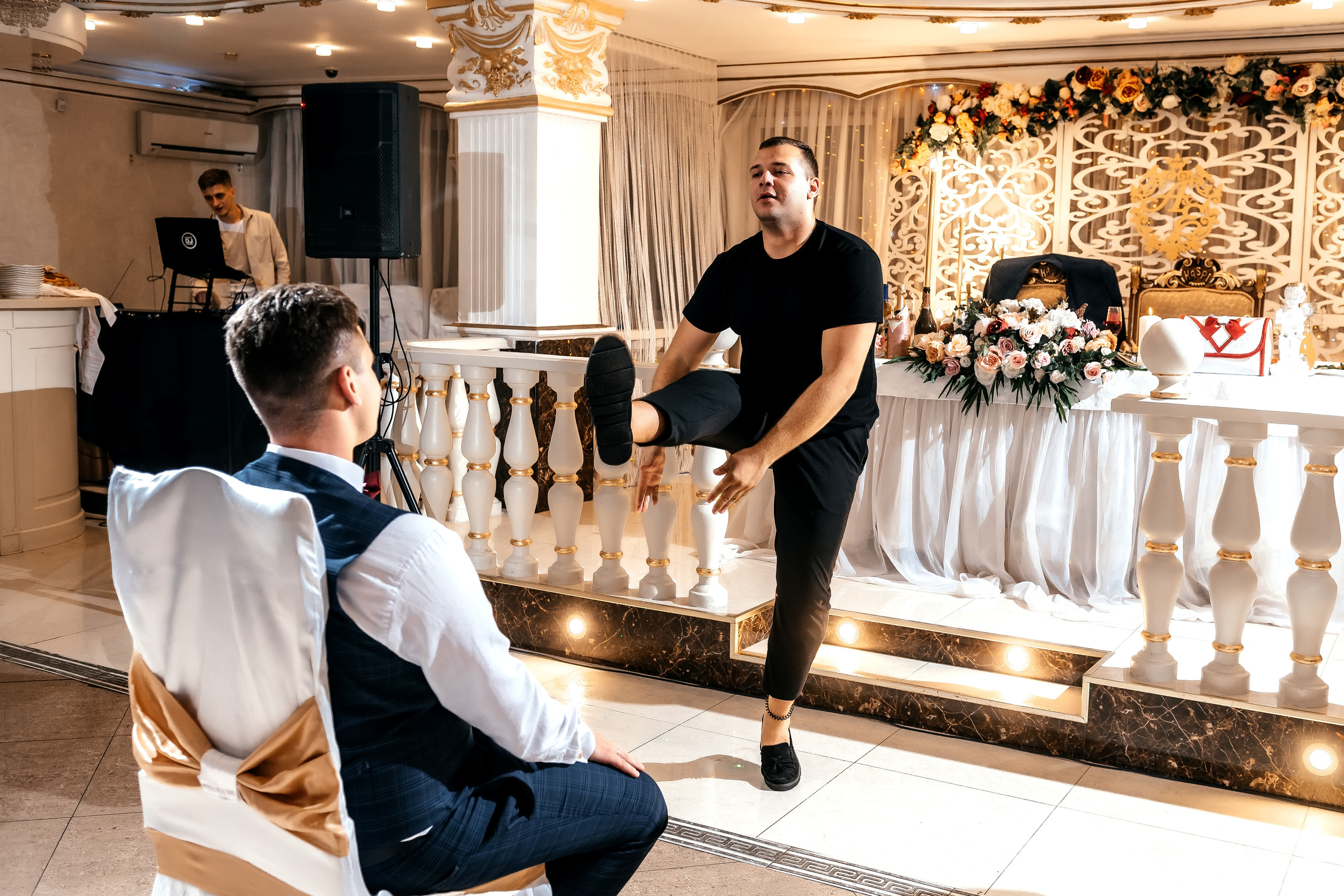 Свадебная фотопрогулка в Усадьбе Кусково. Свадебный и семейный фотограф Виктория Носачёва. Щелково, Москва и МО