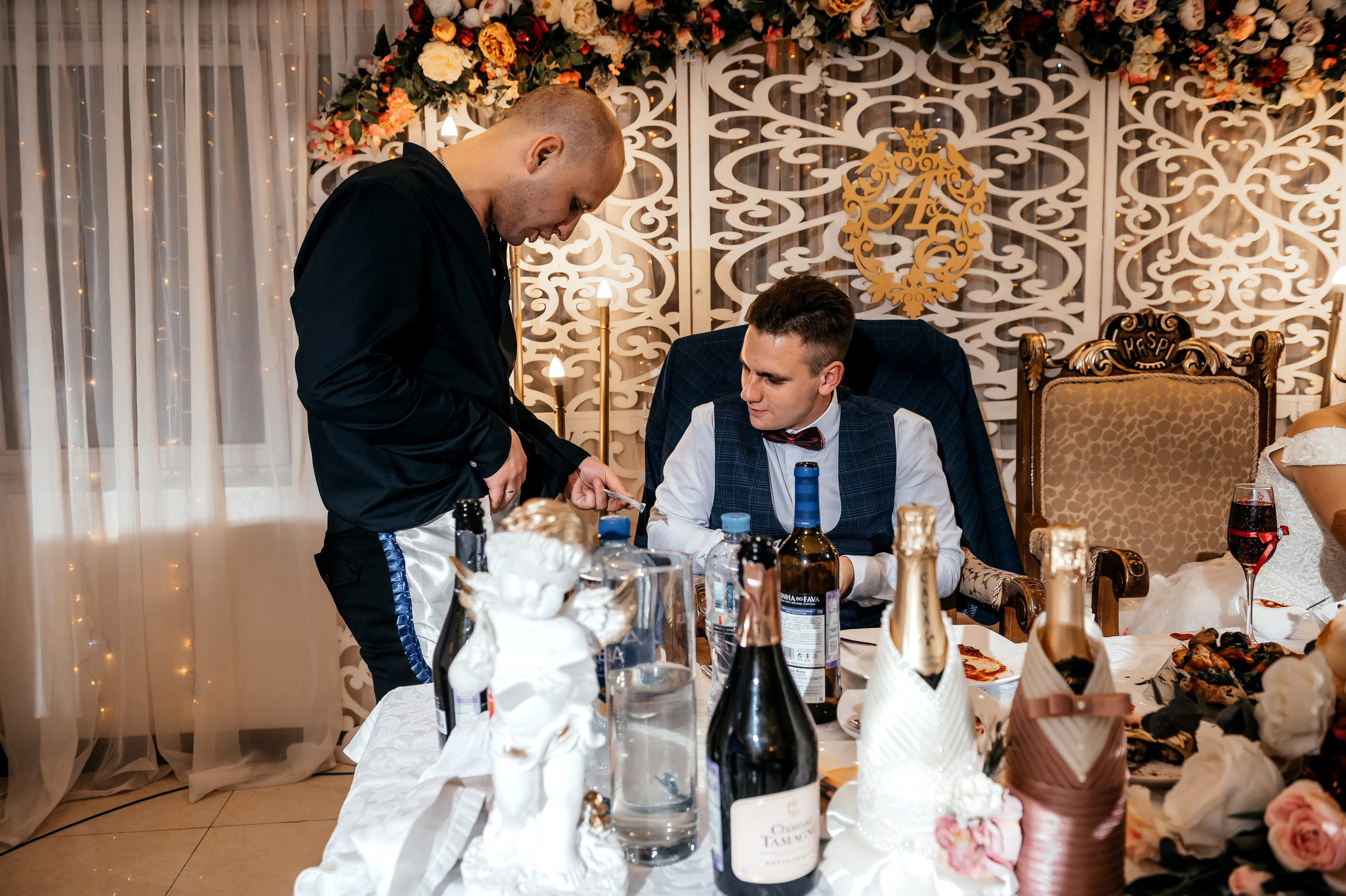 Свадебная фотопрогулка в Усадьбе Кусково. Свадебный и семейный фотограф Виктория Носачёва. Щелково, Москва и МО