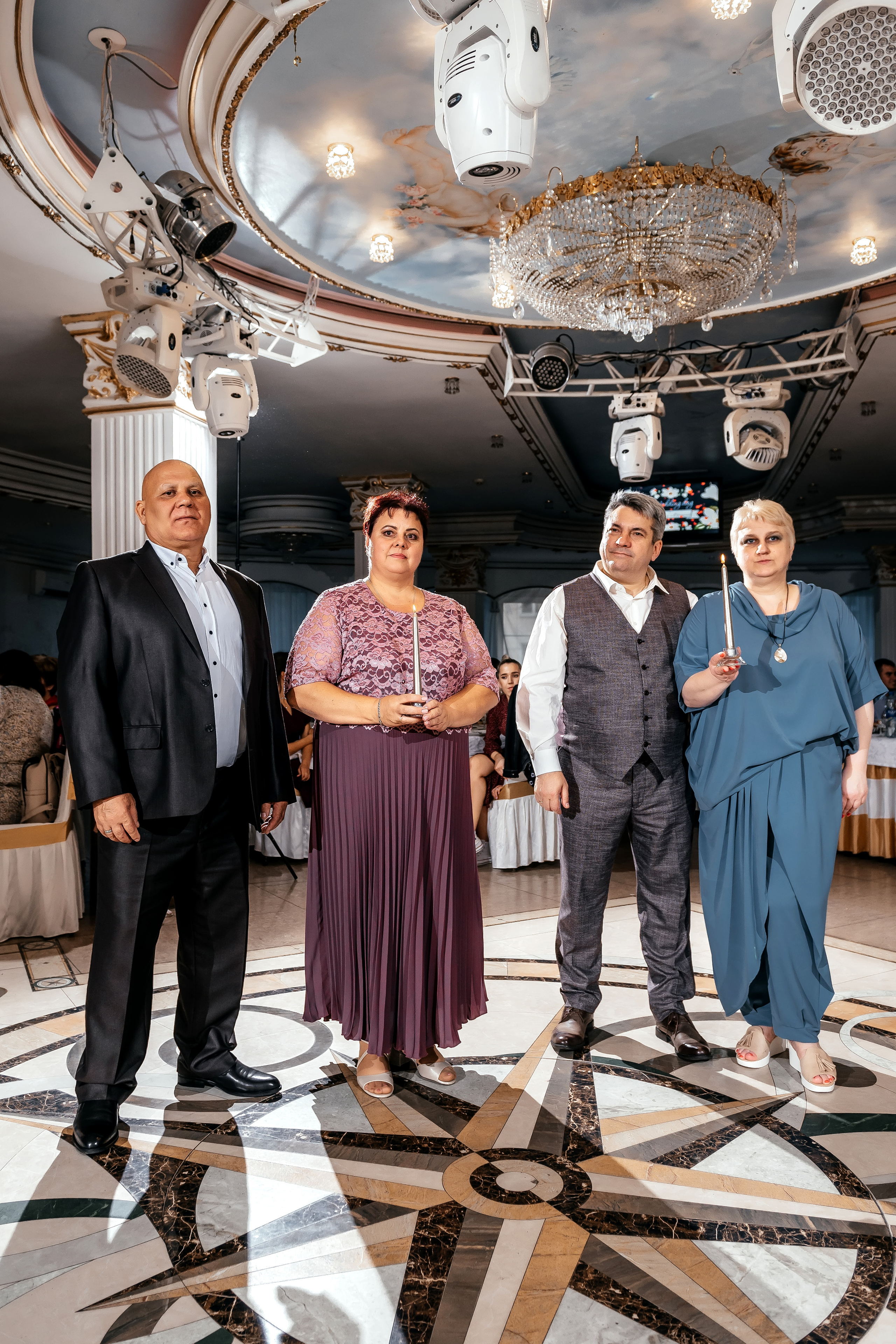 Свадебная фотопрогулка в Усадьбе Кусково. Свадебный и семейный фотограф Виктория Носачёва. Щелково, Москва и МО