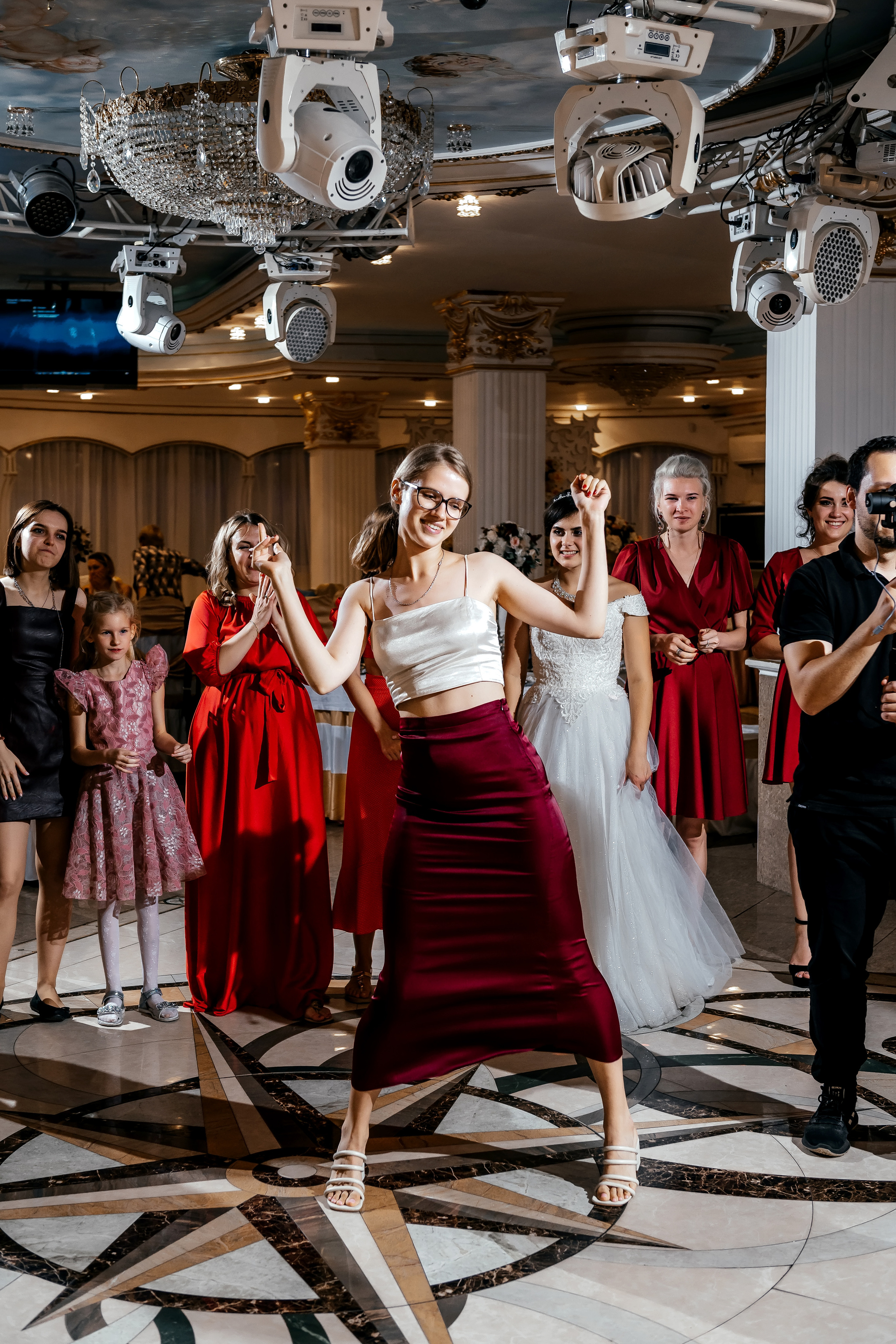 Свадебная фотопрогулка в Усадьбе Кусково. Свадебный и семейный фотограф Виктория Носачёва. Щелково, Москва и МО