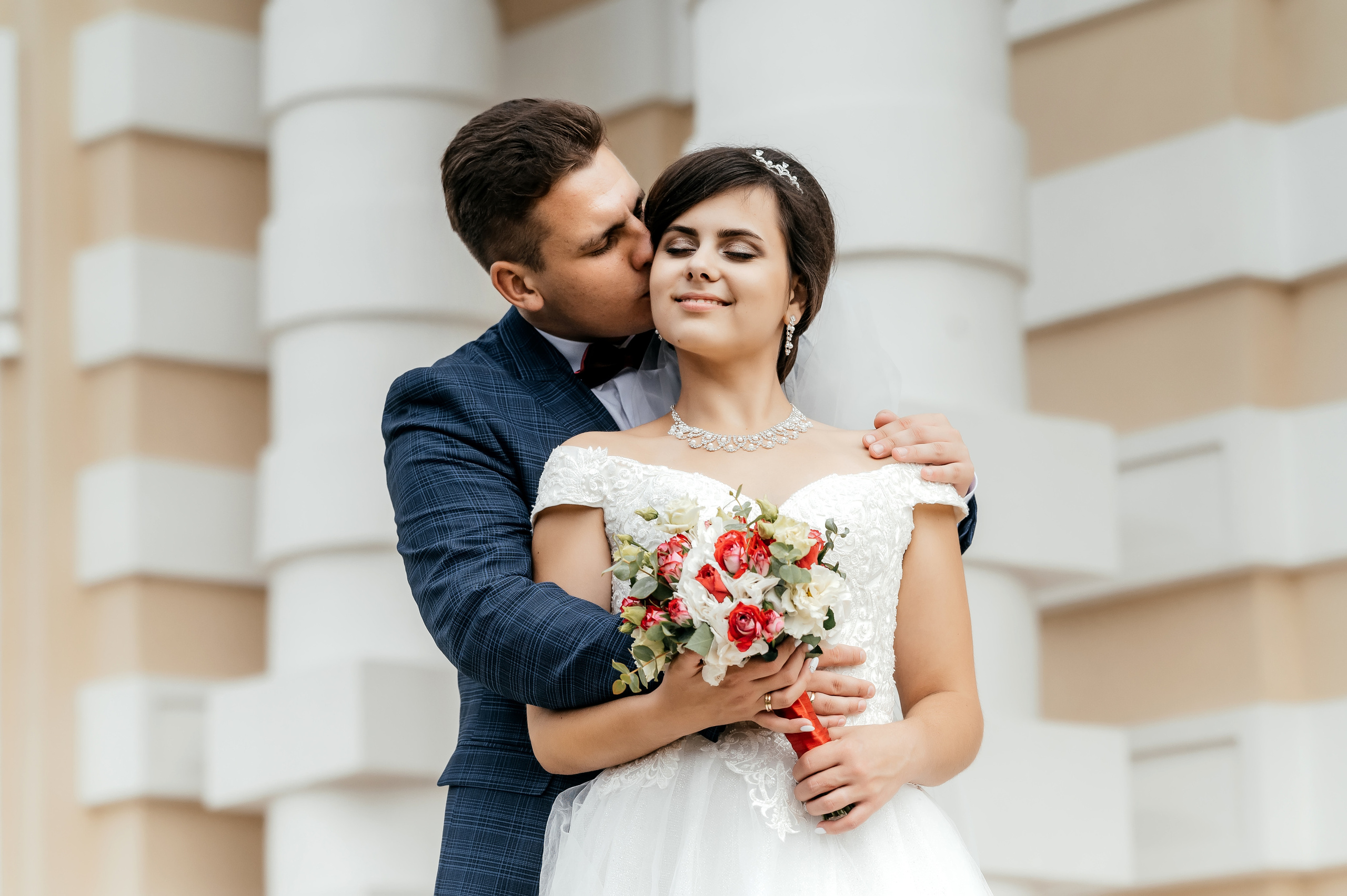 Свадебная фотопрогулка в Усадьбе Кусково. Свадебный и семейный фотограф Виктория Носачёва. Щелково, Москва и МО