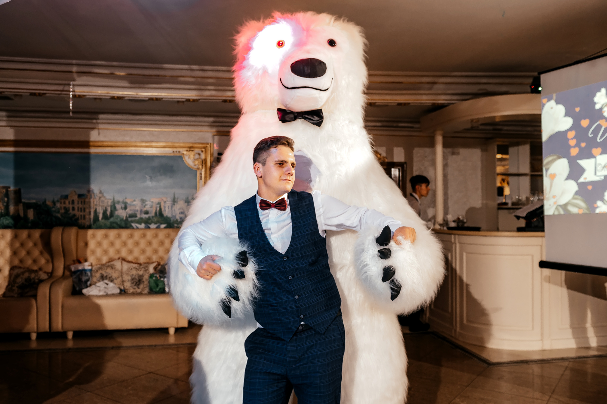 Свадебная фотопрогулка в Усадьбе Кусково. Свадебный и семейный фотограф Виктория Носачёва. Щелково, Москва и МО