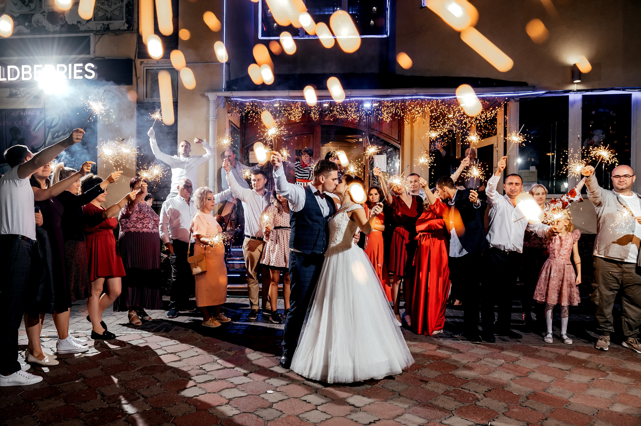 Свадебная фотопрогулка в Усадьбе Кусково. Свадебный и семейный фотограф Виктория Носачёва. Щелково, Москва и МО