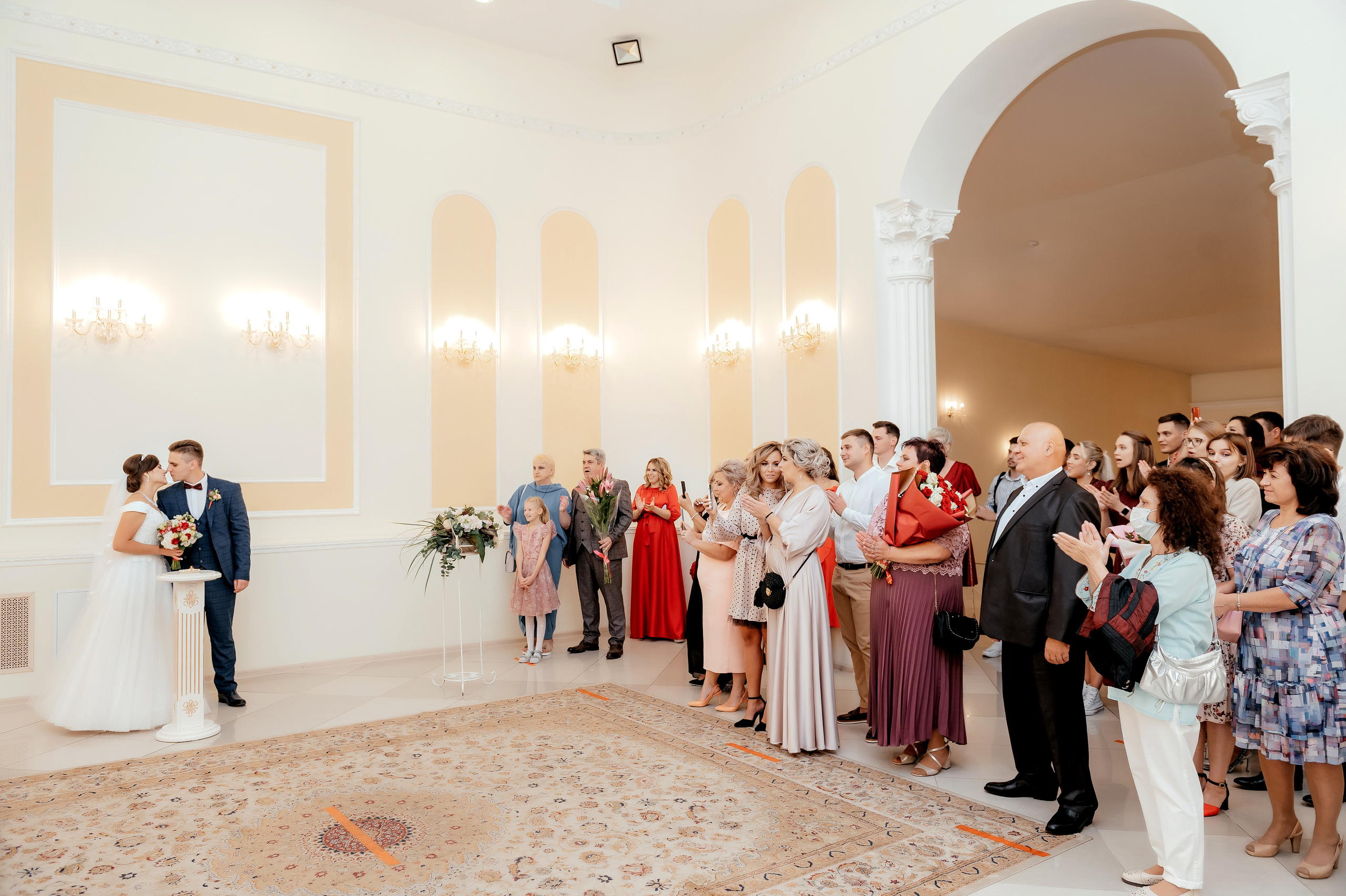 Свадебная фотопрогулка в Усадьбе Кусково. Свадебный и семейный фотограф Виктория Носачёва. Щелково, Москва и МО