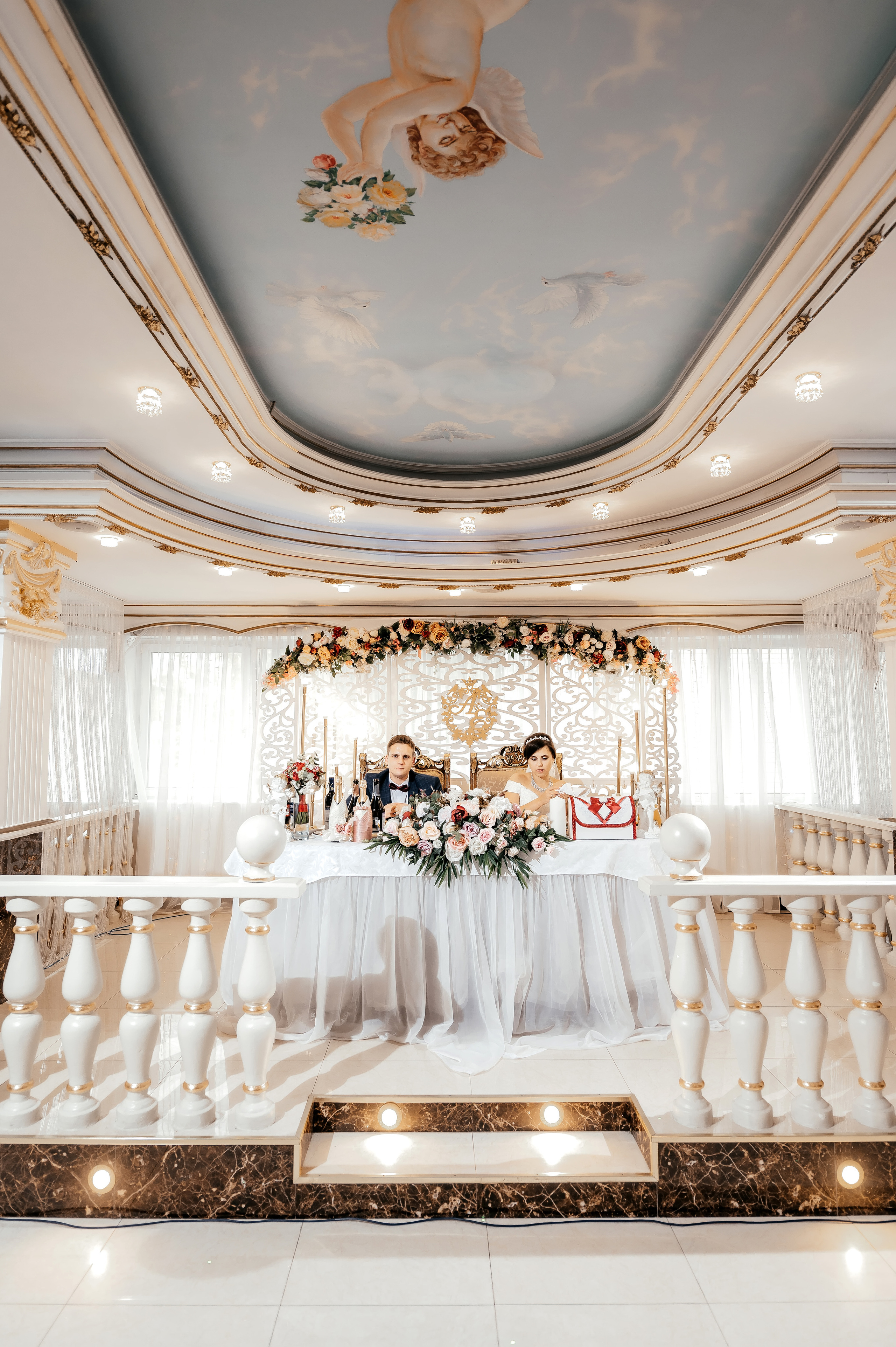 Свадебная фотопрогулка в Усадьбе Кусково. Свадебный и семейный фотограф Виктория Носачёва. Щелково, Москва и МО