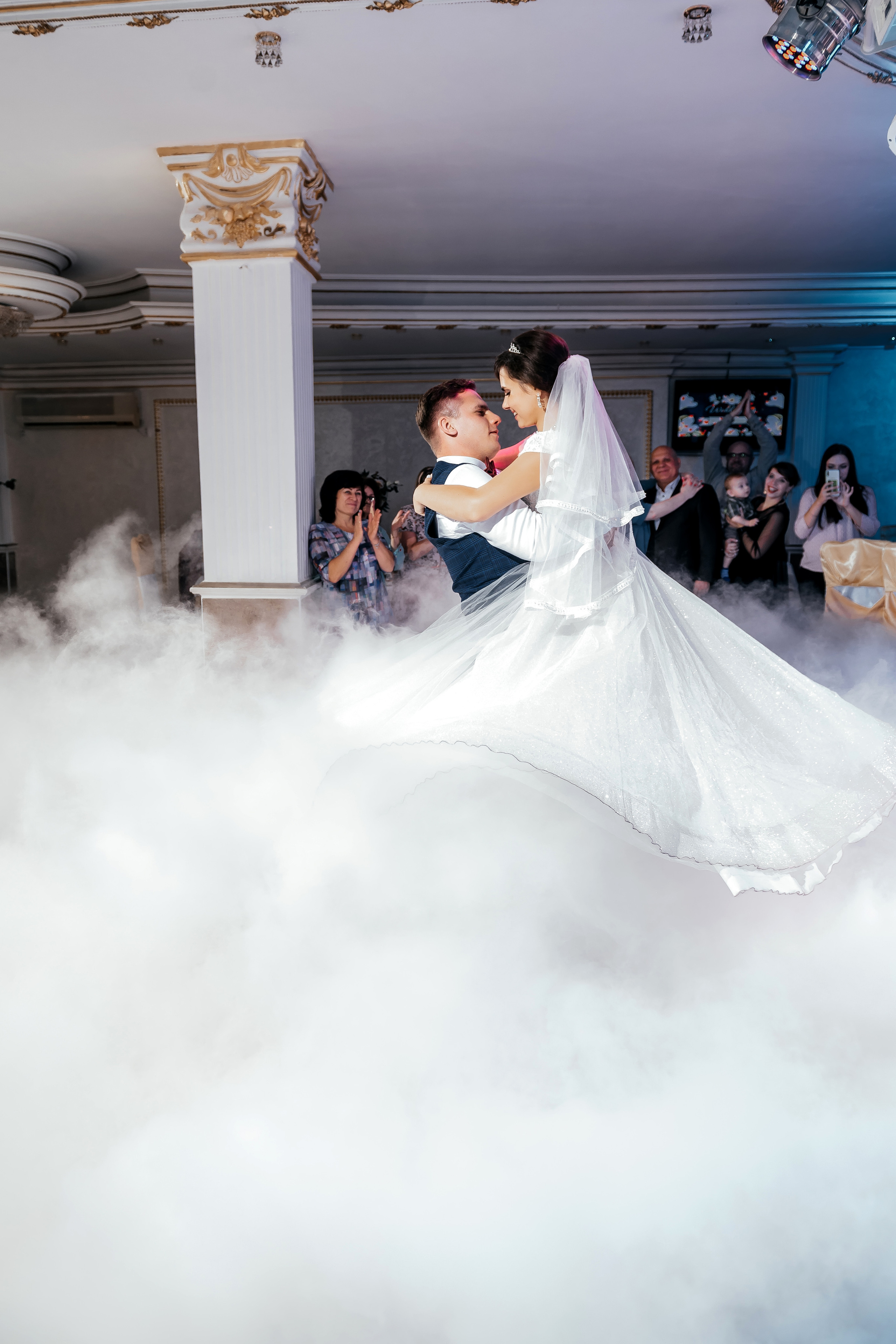 Свадебная фотопрогулка в Усадьбе Кусково. Свадебный и семейный фотограф Виктория Носачёва. Щелково, Москва и МО