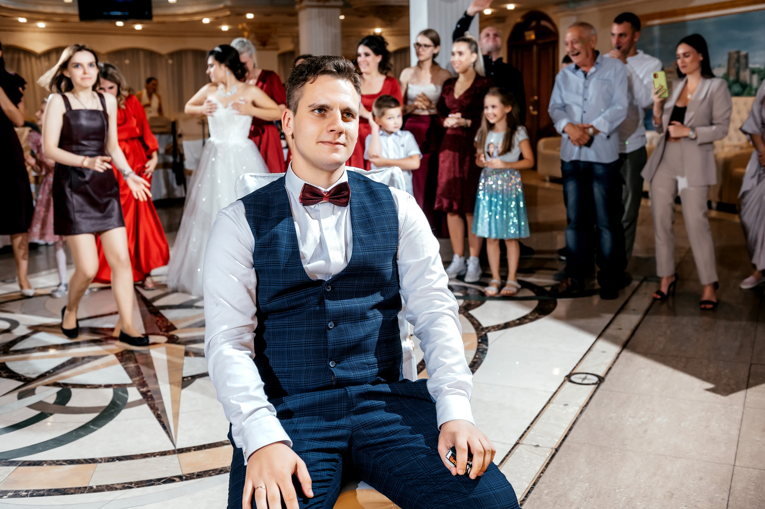 Свадебная фотопрогулка в Усадьбе Кусково. Свадебный и семейный фотограф Виктория Носачёва. Щелково, Москва и МО