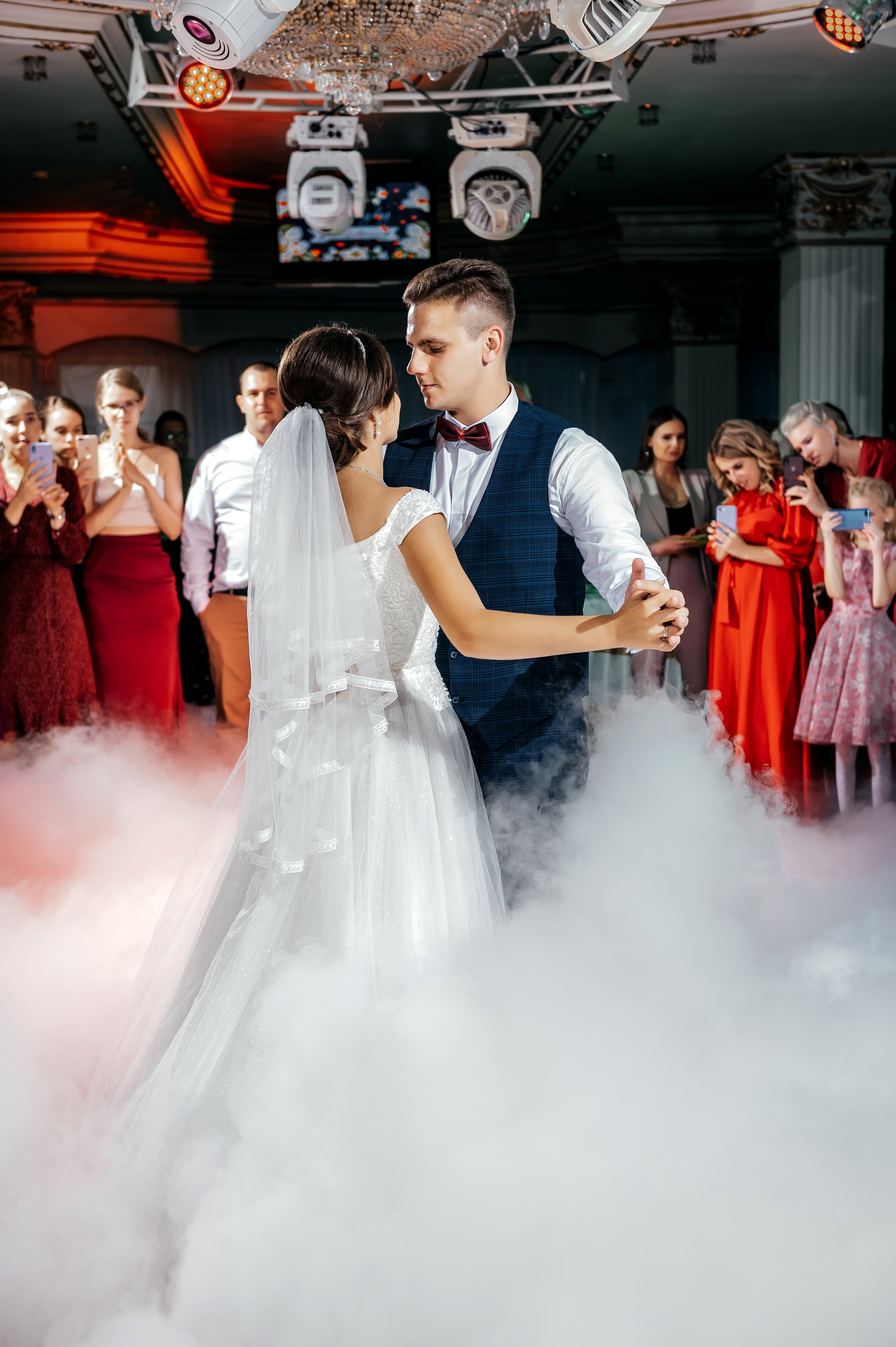 Свадебная фотопрогулка в Усадьбе Кусково. Свадебный и семейный фотограф Виктория Носачёва. Щелково, Москва и МО