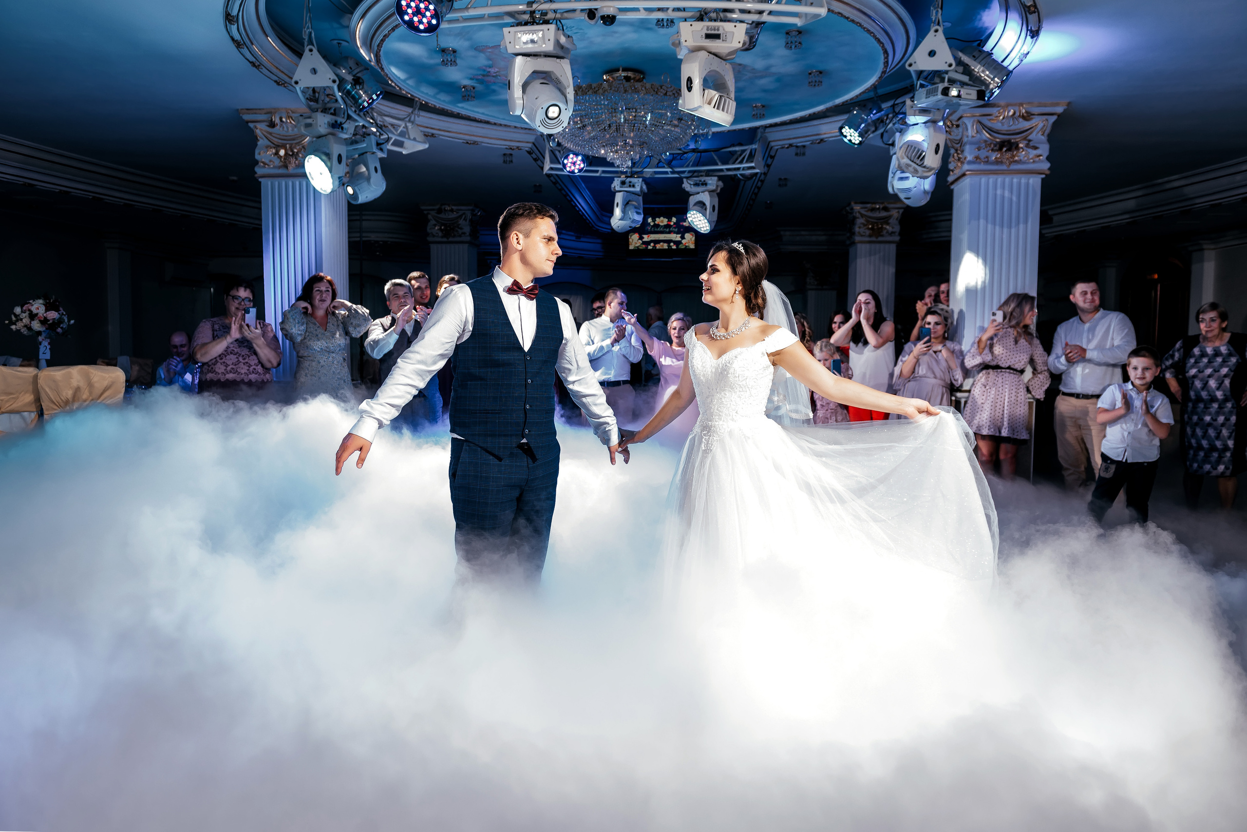 Свадебная фотопрогулка в Усадьбе Кусково. Свадебный и семейный фотограф Виктория Носачёва. Щелково, Москва и МО