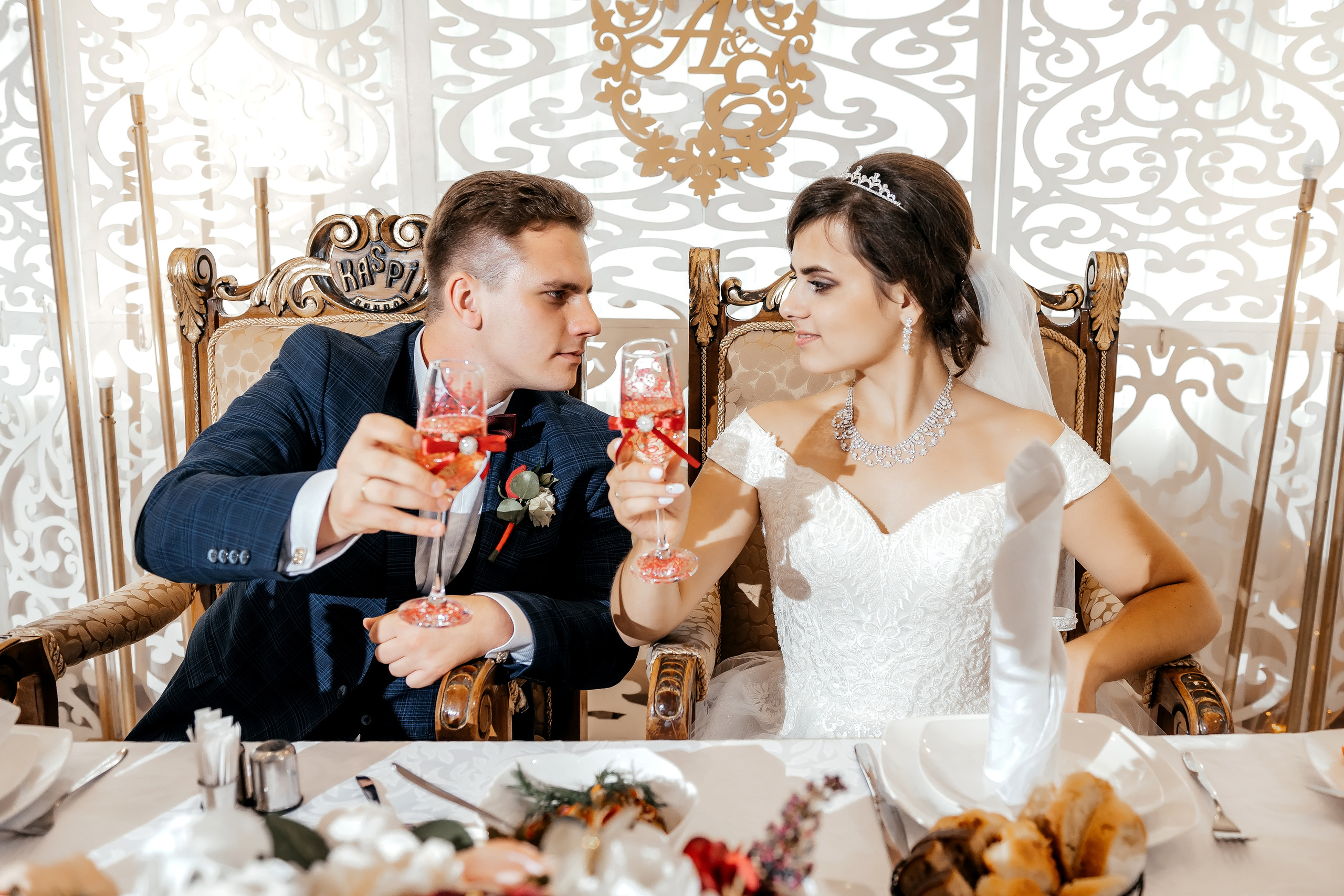 Свадебная фотопрогулка в Усадьбе Кусково. Свадебный и семейный фотограф Виктория Носачёва. Щелково, Москва и МО