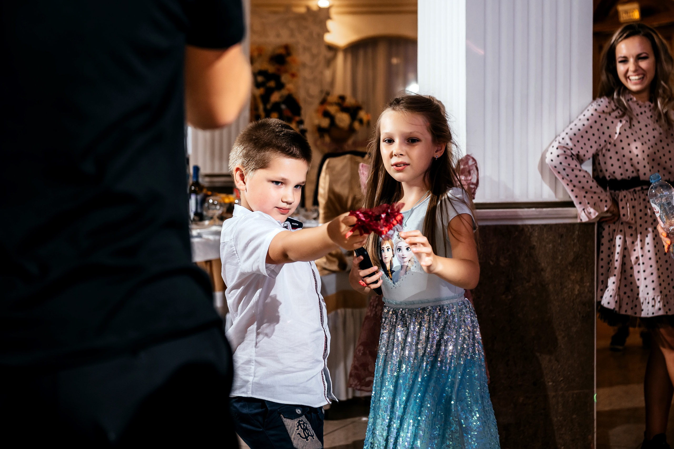 Свадебная фотопрогулка в Усадьбе Кусково. Свадебный и семейный фотограф Виктория Носачёва. Щелково, Москва и МО