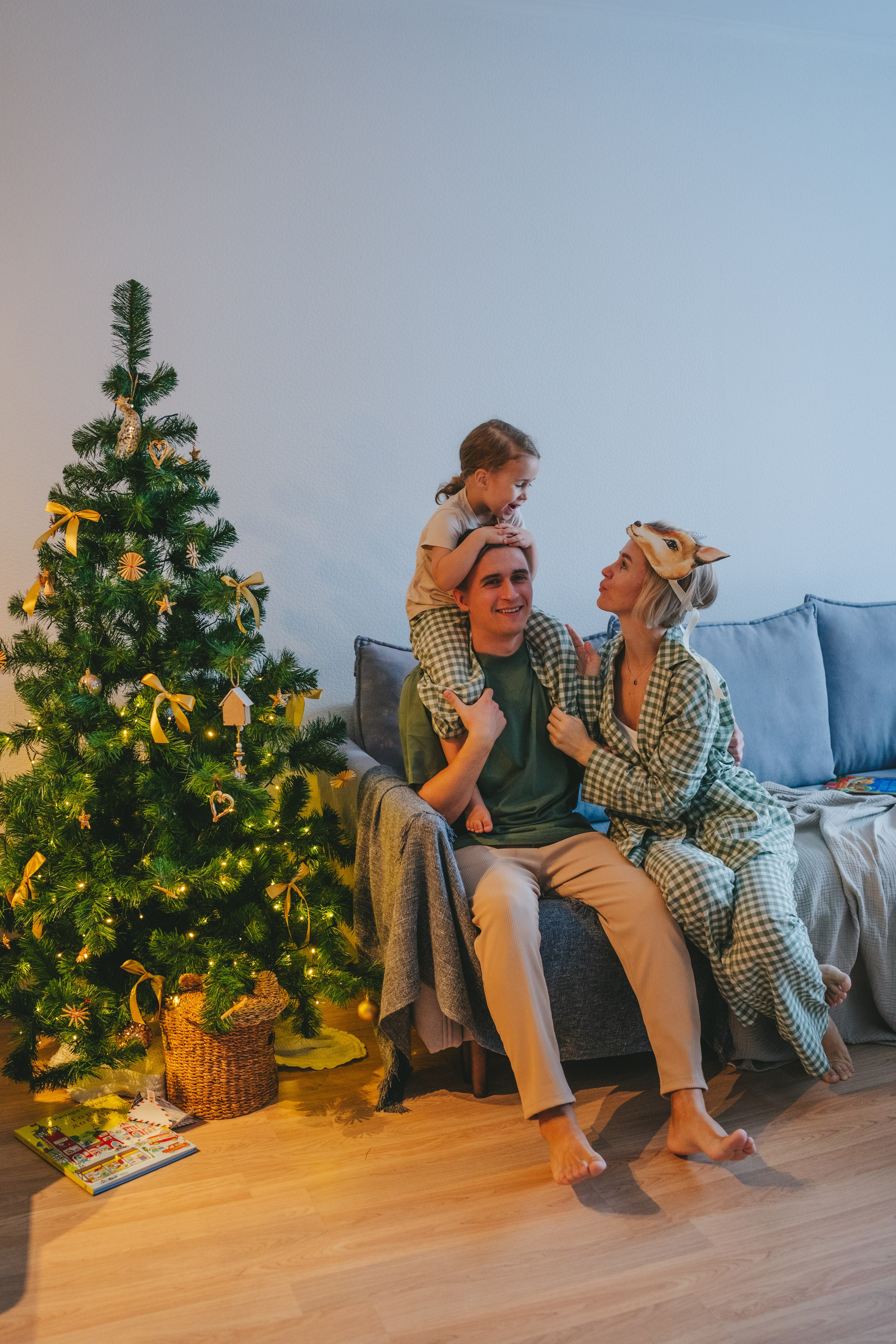Домашняя новогодняя семейная съемка. Фотограф Екатерина Канчалаба