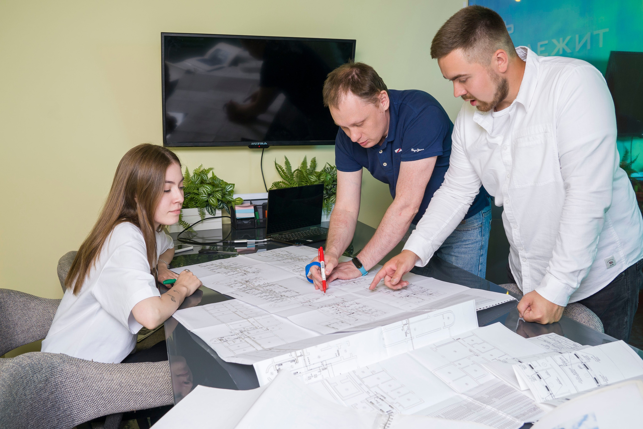 деловая съемка сотрудников в офисе рабочий процесс 