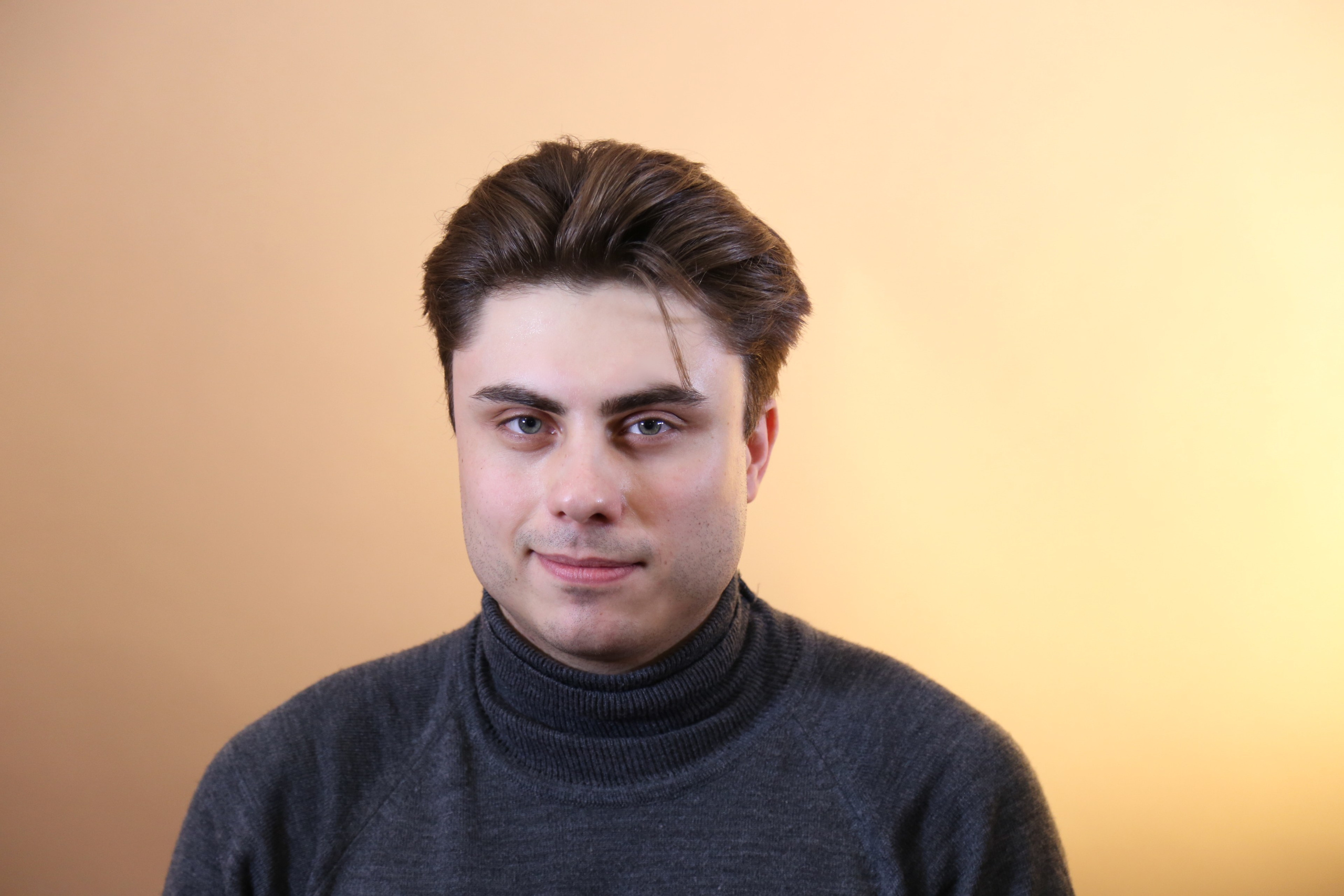 Портретная фотосессия в студиях в Москве от портретного фотографа. Фотосессия в студии в Москве от профессионального фотографа услуги по доступным ценам