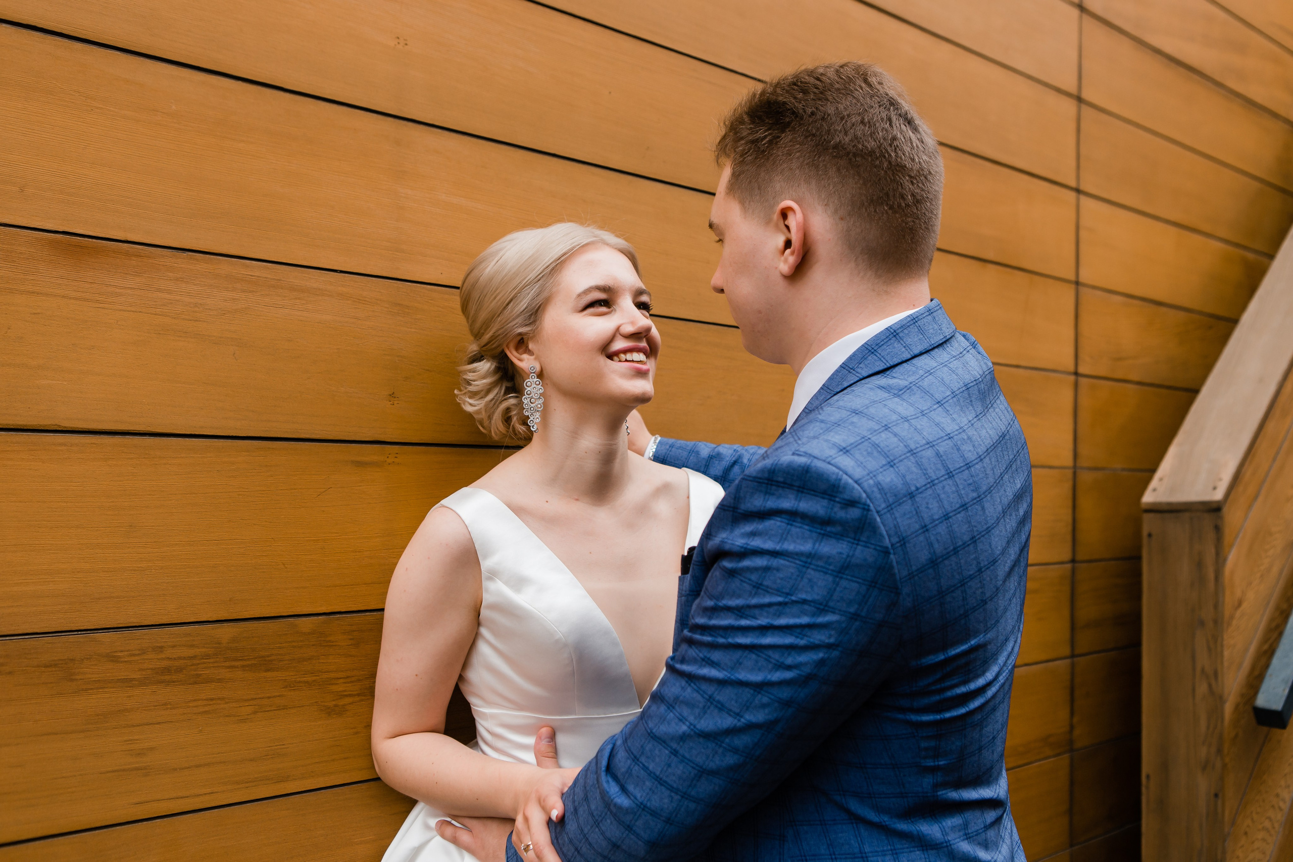 Дмитрий и Виктория. Видеосъемка и фотосъемка свадеб. Фотограф и оператор на свадьбу. Видеосъемка подкастов, собственная видео-фотостудии. Предметная фотосъемка