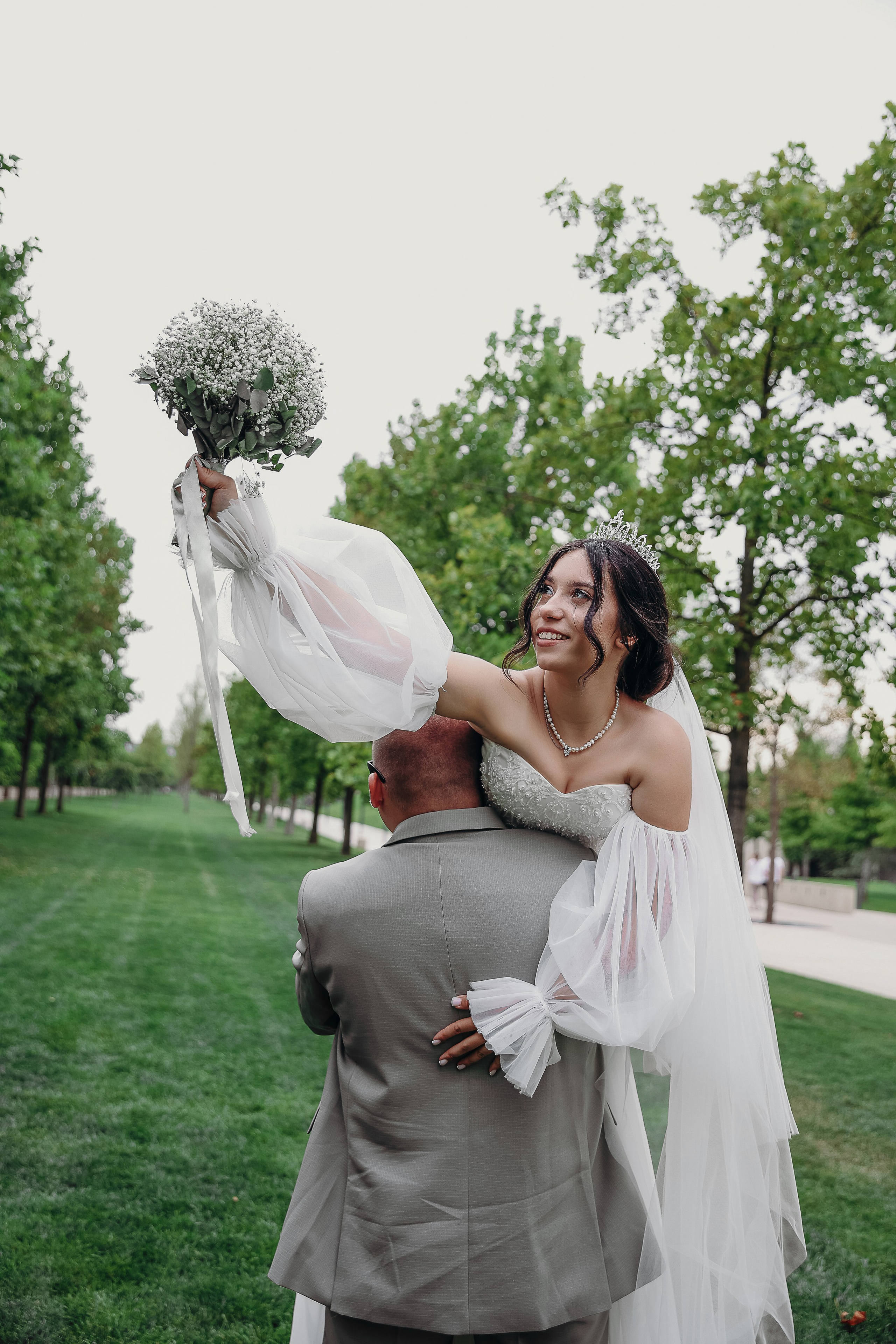 Свадебная прогулка в парке Галицкого 23.08.2024. Свадебный и семейный фотограф Виолетта Сидельникова. Краснодар, Россия, Беларусь, Европа