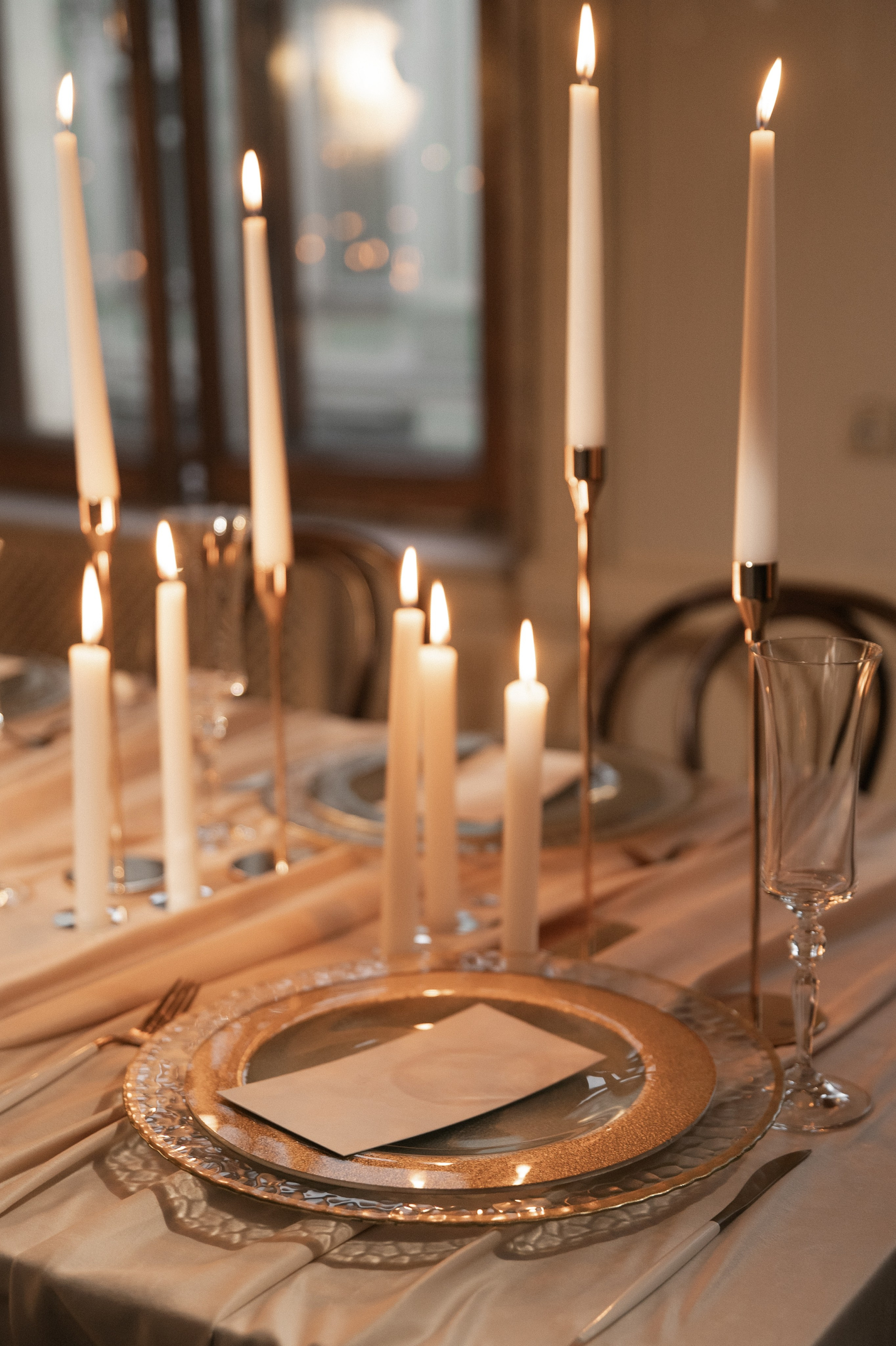 Камерный свадебный ужин при свечах в старинном особняке в фотостудии 21. Kult. Ярослава Ерина — свадебный фотограф в Москве