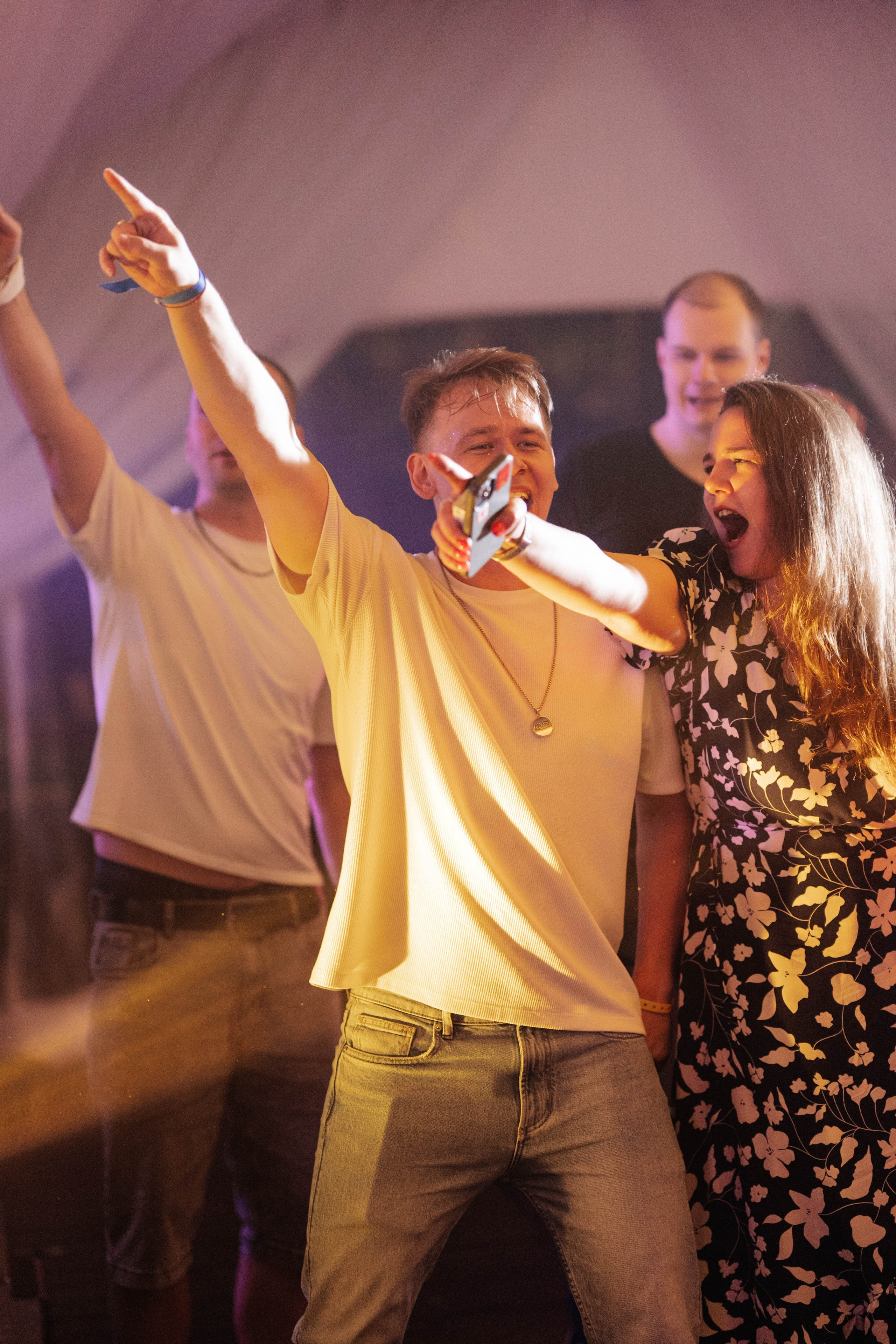 Бери заряд. Свадебный фотограф Москва Александра Аверкова