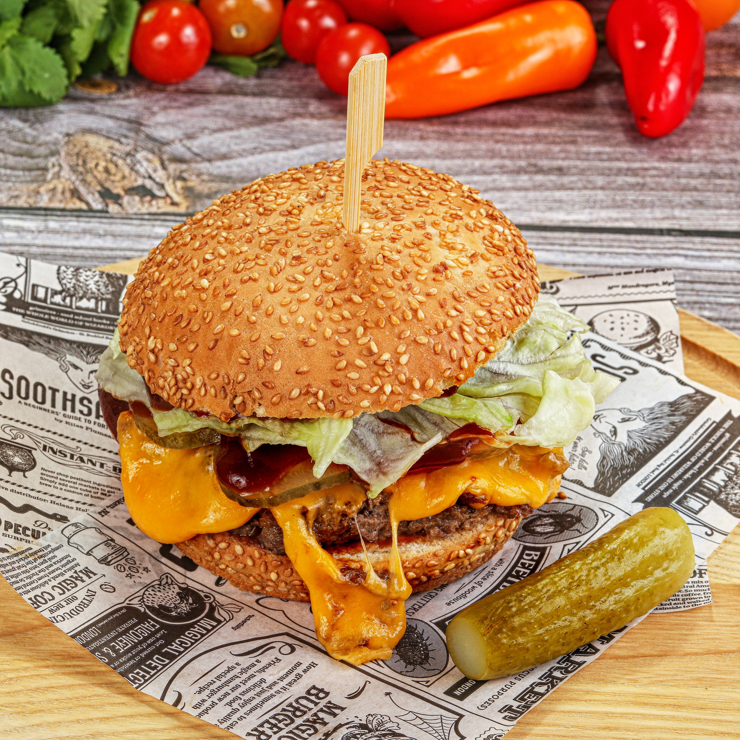 Фотосъемка бургеров и гамбургеров. Заказ по тел.: +7 (906) 006-90-22. Фуд-фотограф Андрей Старостин — съемка еды в Москве. 9000 руб. в час