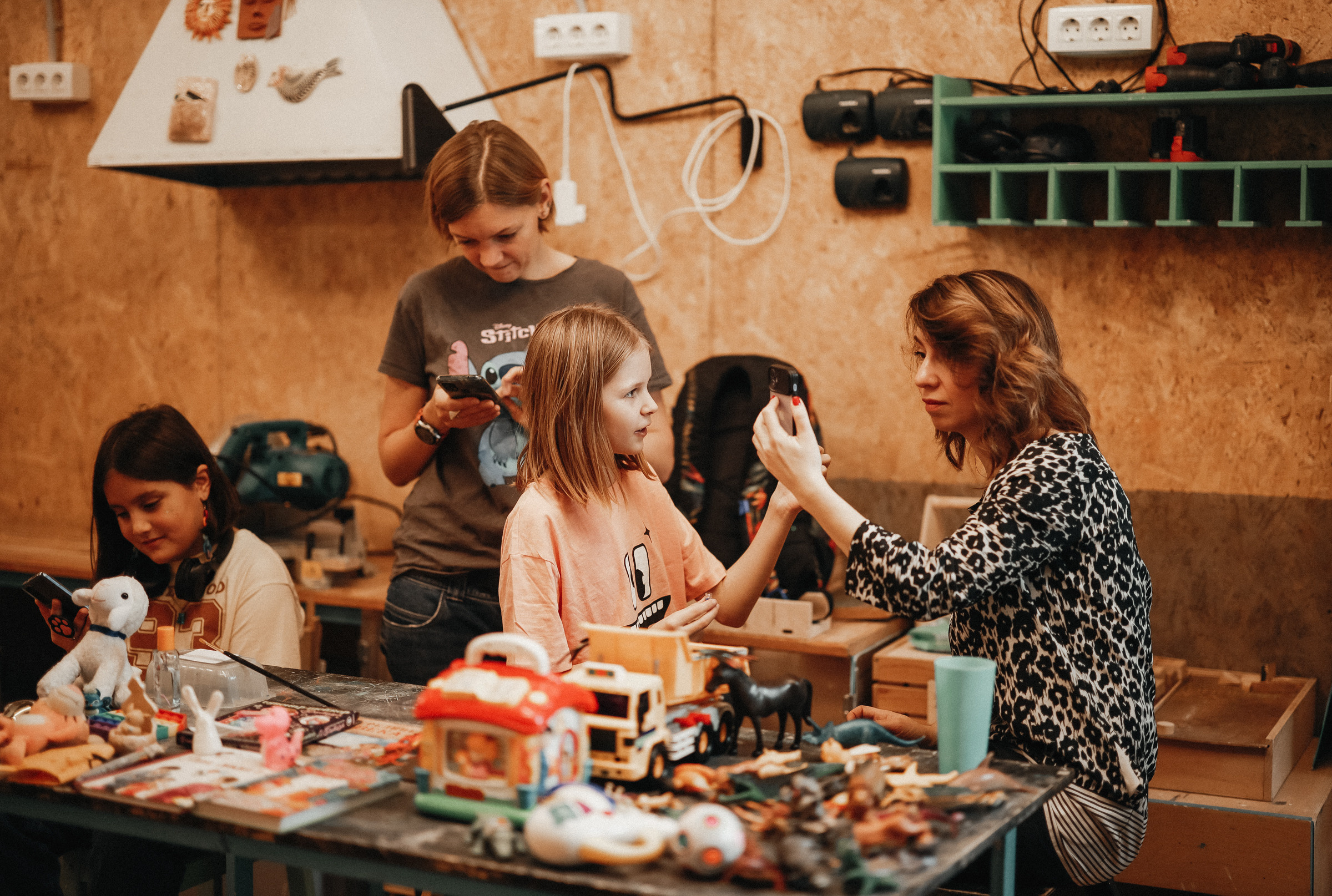 Зеленая школа праздник мам Хамовников. Детский и семейный фотограф Москва Виктория Самоховец