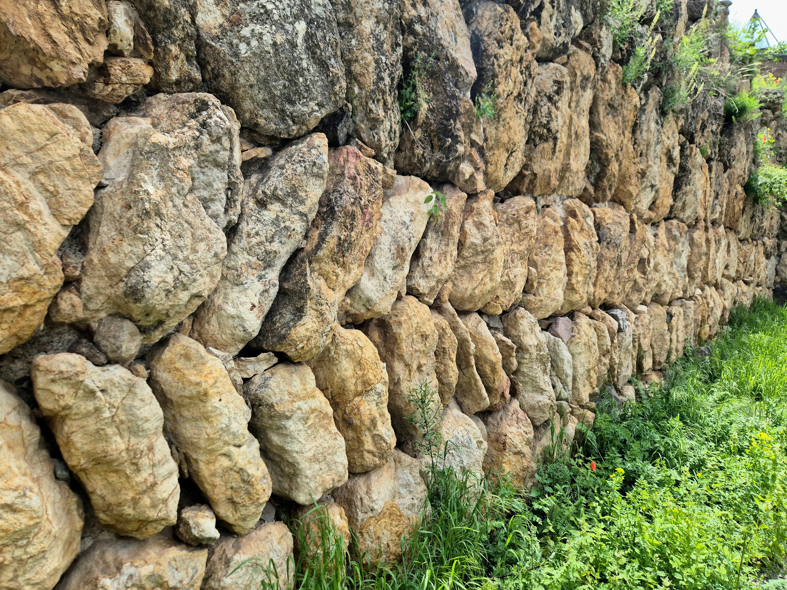 Приехали мы в Гошаванк не только посмотреть на монастырь, но и прогуляться по трейлу