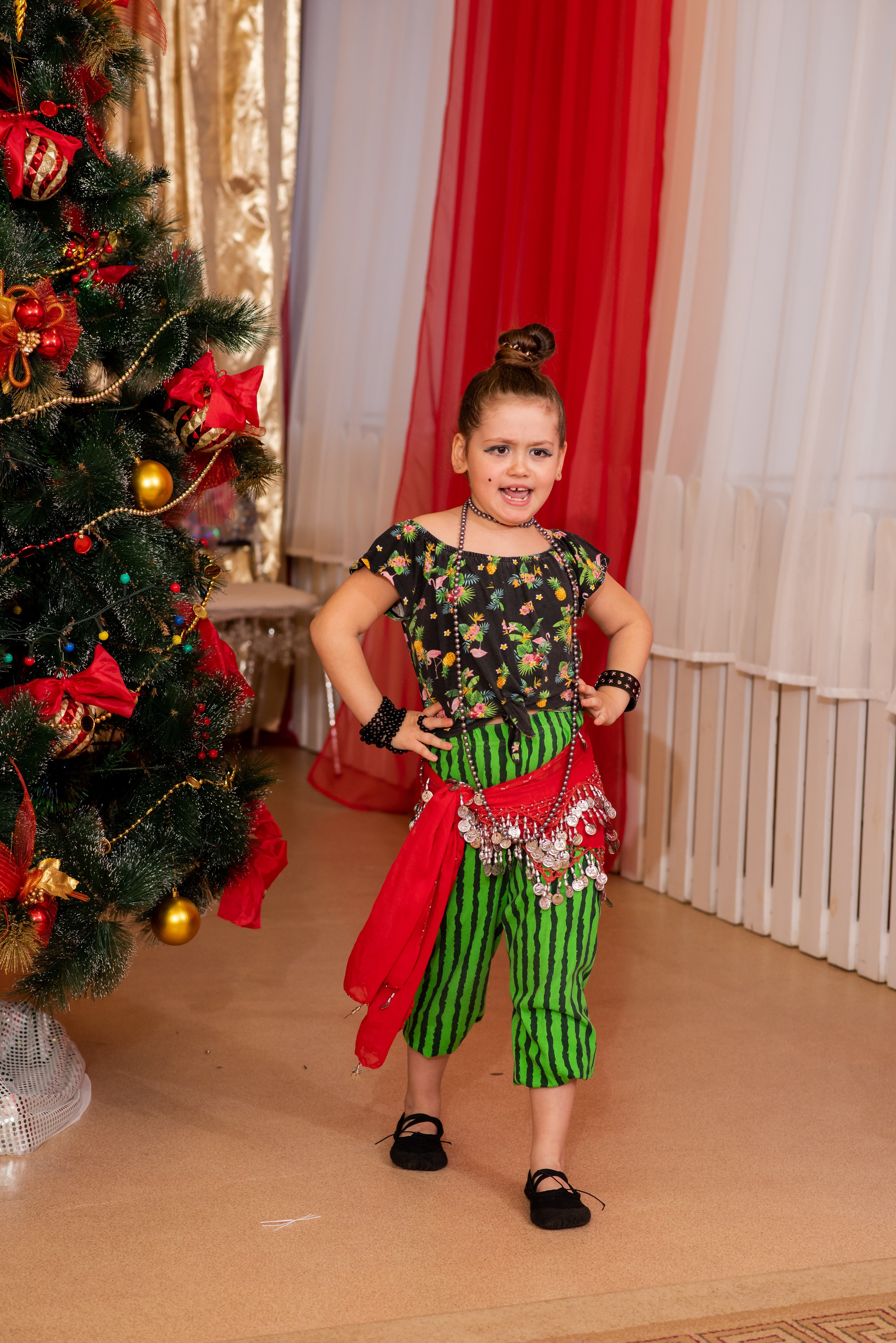 Новогодний утренник в детском саду 276. Выпускные альбомы в Севастополе, Крыму и Екатеринбурге