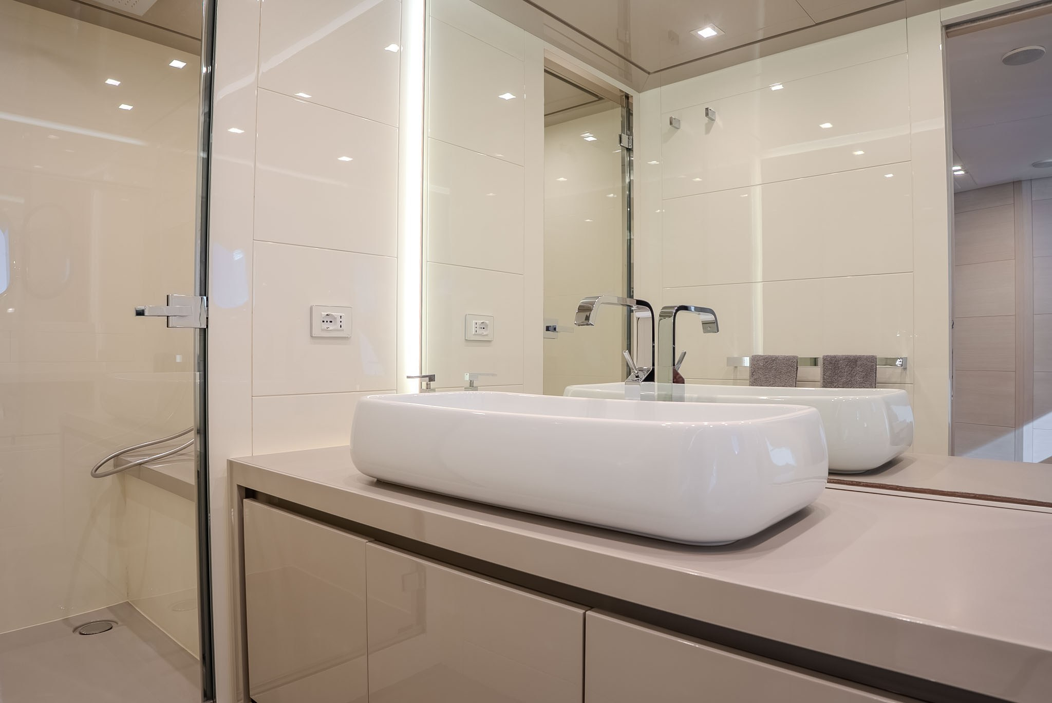 AB 100 Spectre. Яхтенный фотограф в Санкт-Петербурге Алексей Глухов