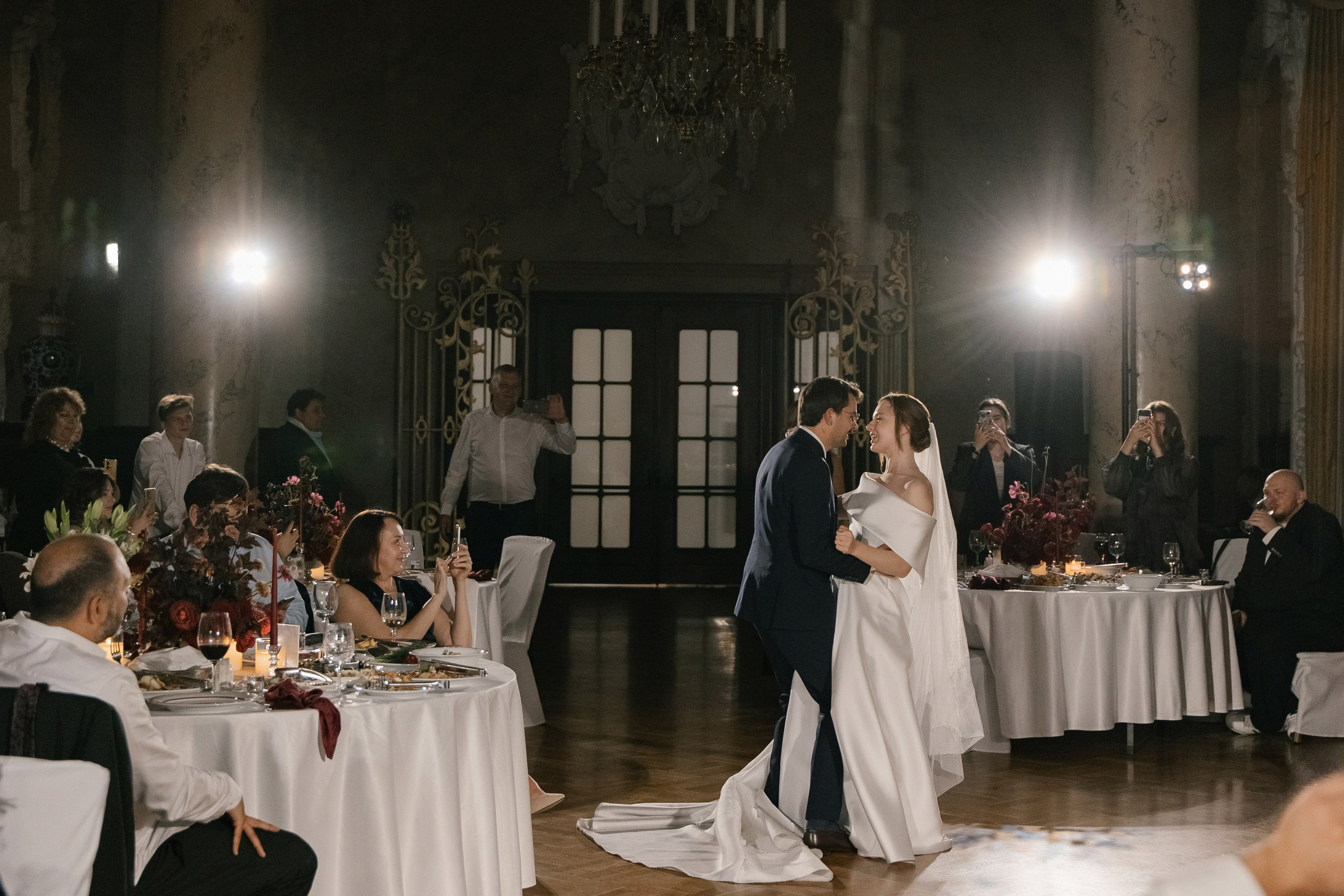 Свадебный банкет в отеле Хилтон Москва Ленинградская. Свадебный фотограф Москва