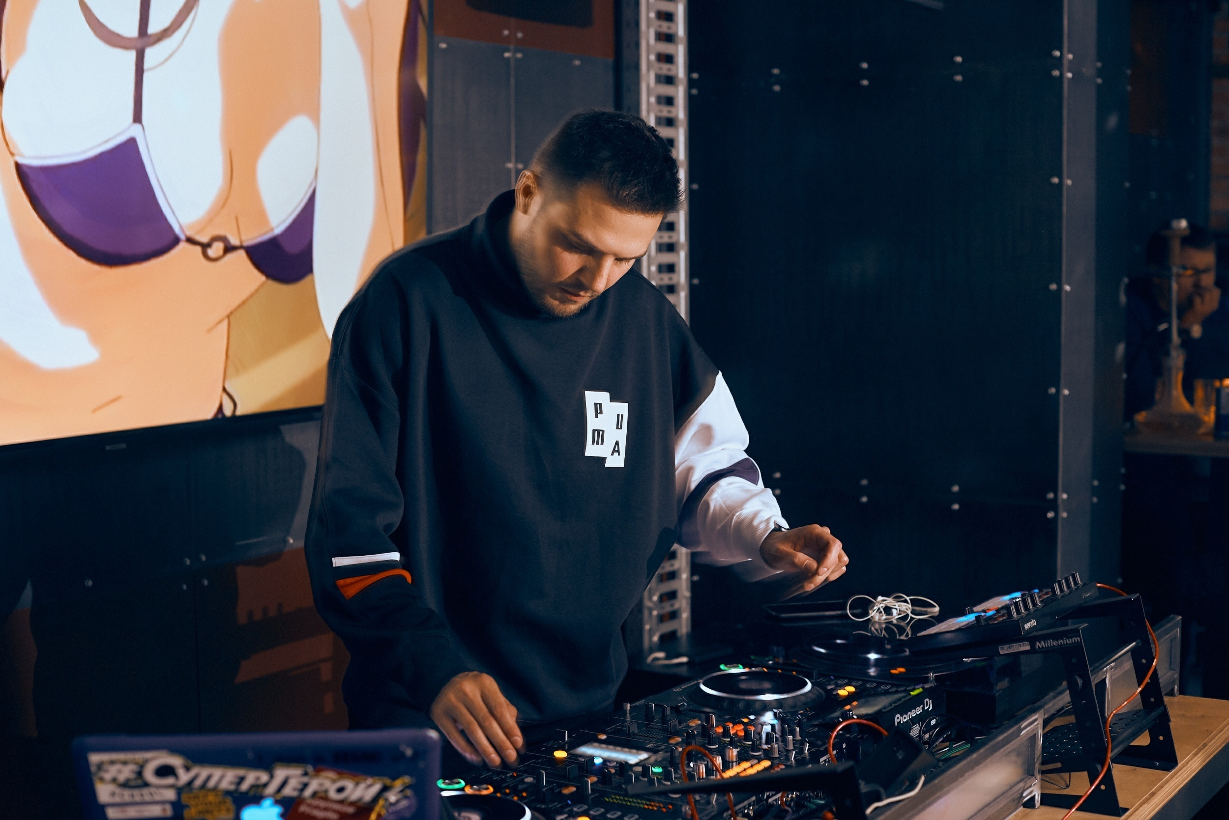 Фотограф открытия бара. Артём Савиных — профессиональный фотограф в Москве | Репортажи, свадьбы, портреты