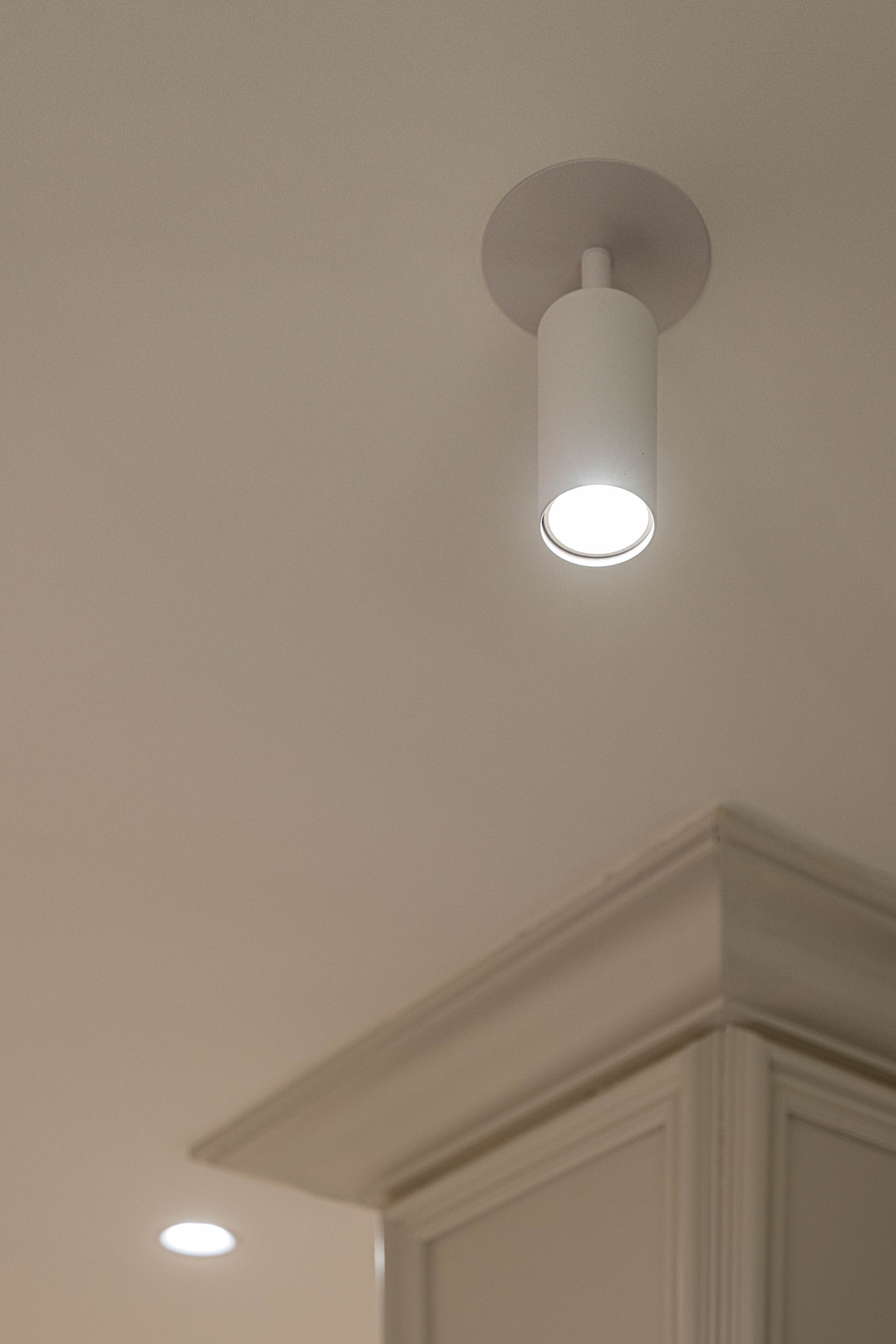 Фотосъемка освещения Maytoni в кафе Север. Интерьерный и репортажный фотограф в Санкт-Петербурге