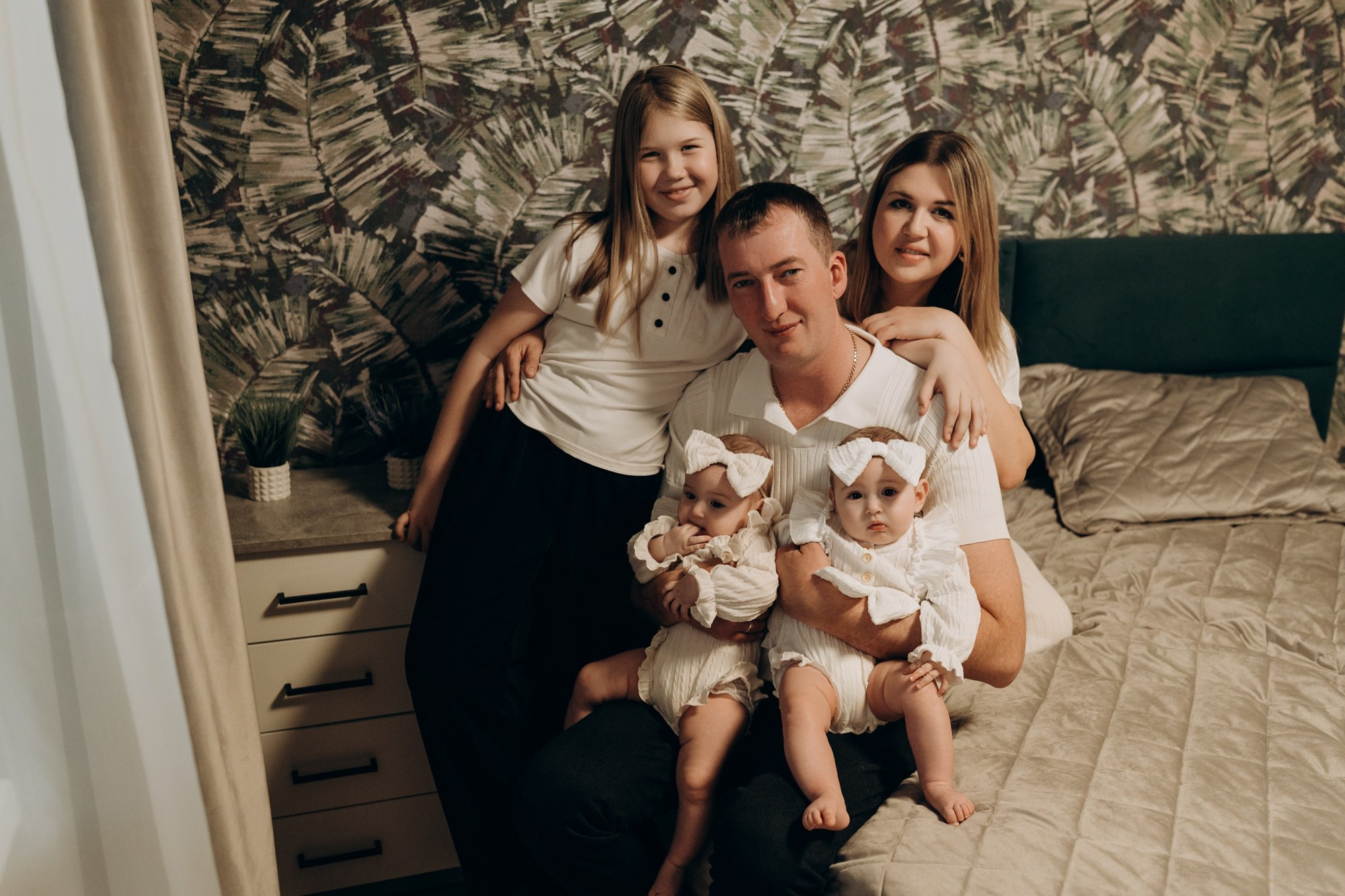 Семейная фотосессия с двойняшками в квартире. Свадебный и репортажный фотограф в Ярославле Евгений Сальников
