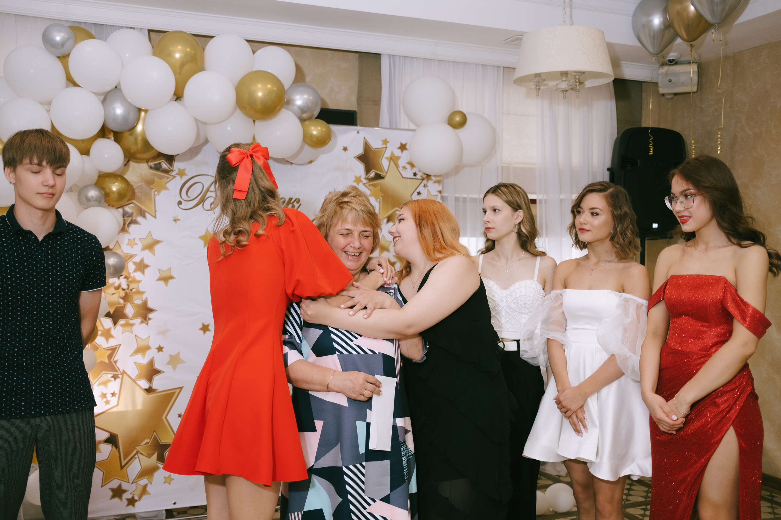 Выпускной школа 33. Свадебный и репортажной фотограф Денис Ожигин в Краснодаре и Краснодарском крае