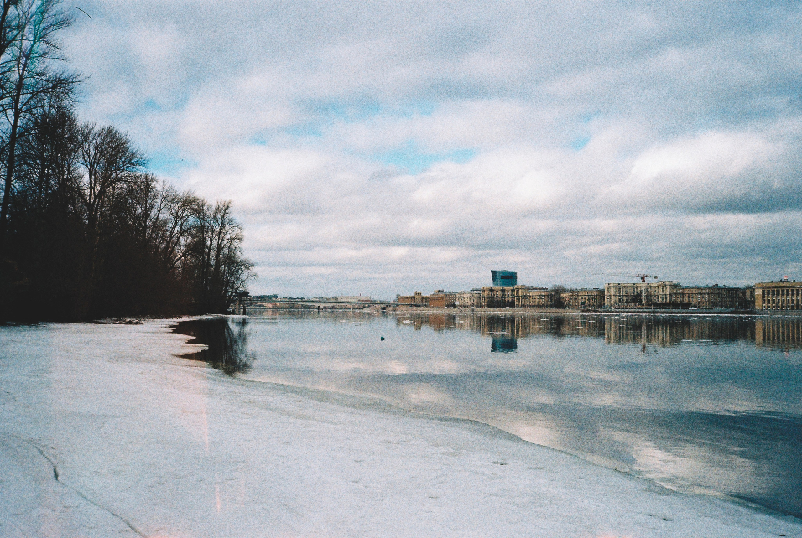 Фотографии цветные. Свадебный и семейный пленочный фотограф в Петербурге Истомина Ирина