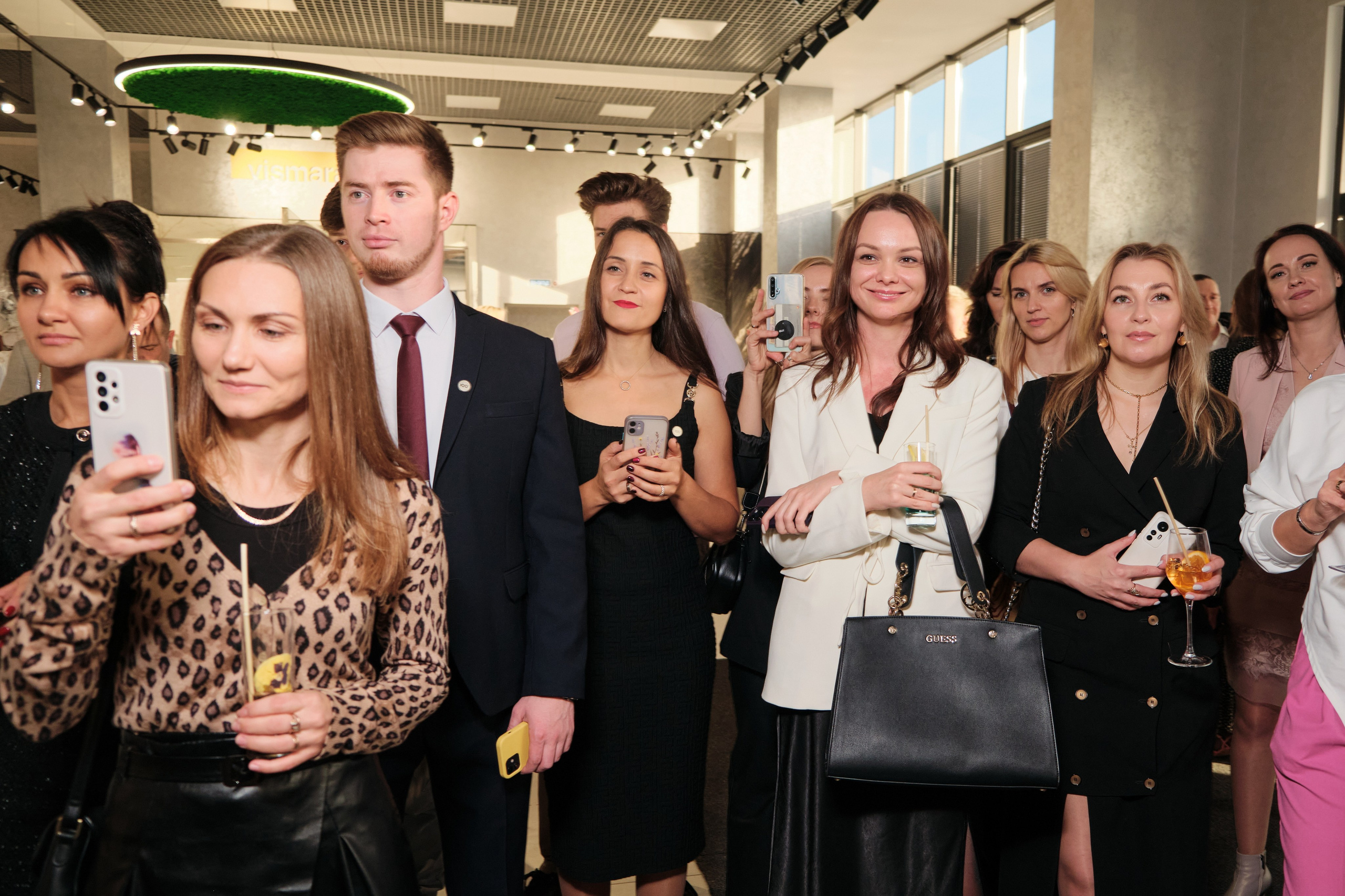 Открытие салона 100 градусов. Антон Ив