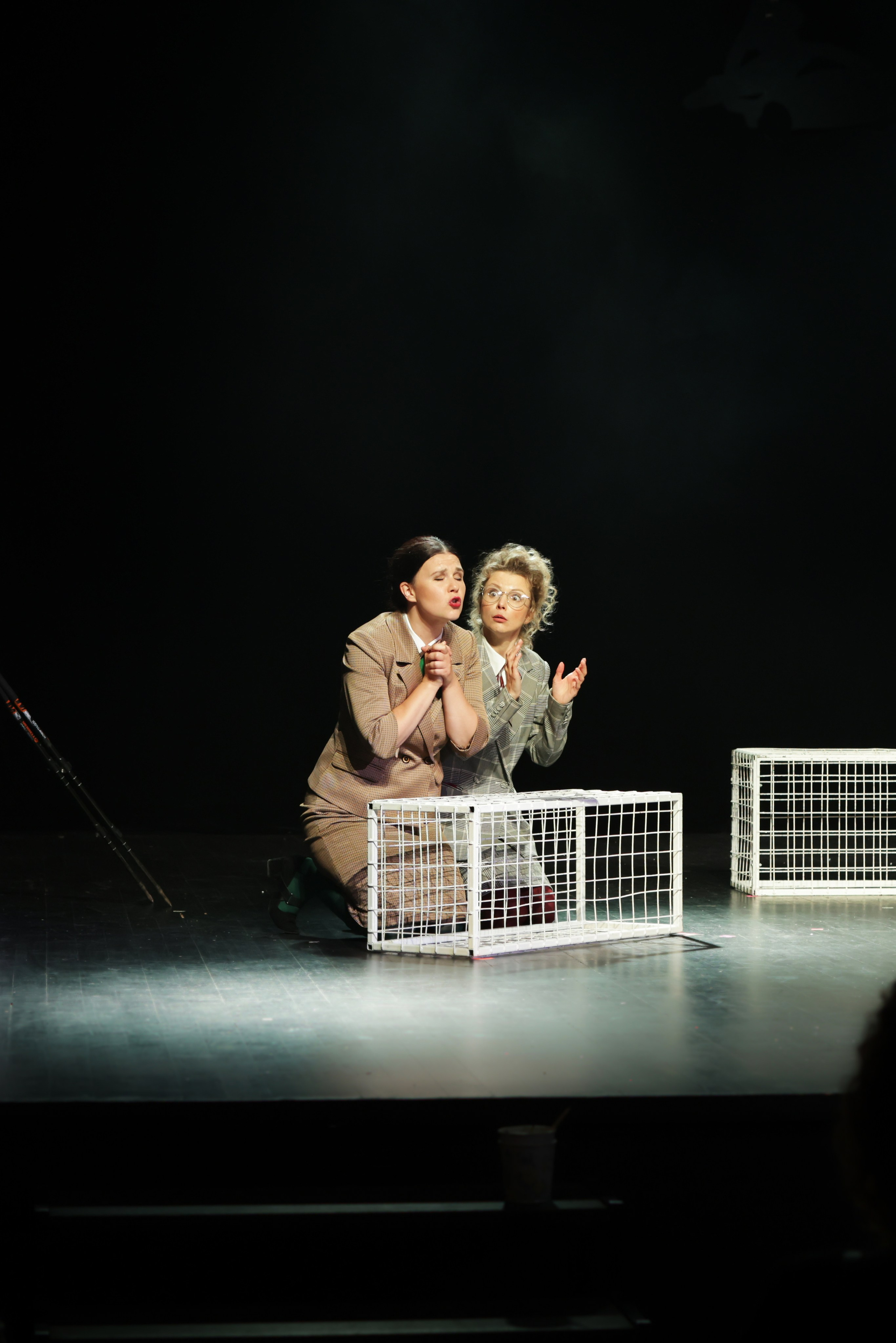 Спектакль «Дикарь», Театр «Сначала-Сначала театр» (цвет). Наталья Алексеенко. Фотохудожник в Москве. Репортаж, портрет, стрит