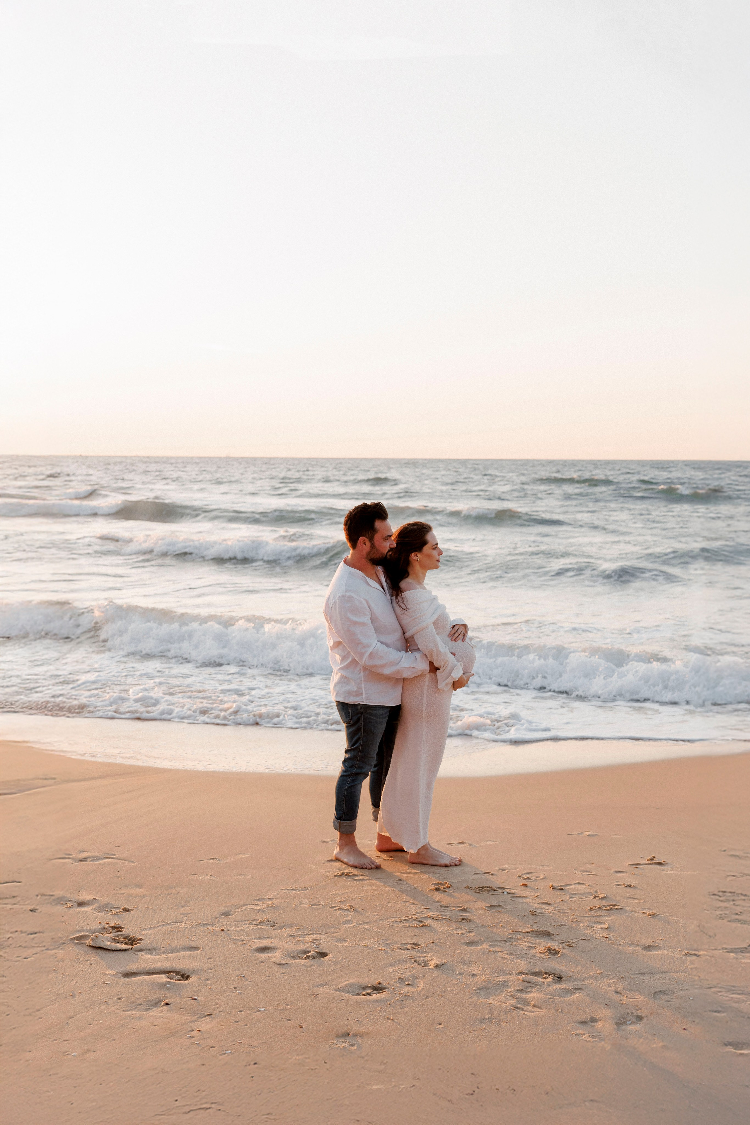 Pregnancy photoshoot (home/park/beach). Главная