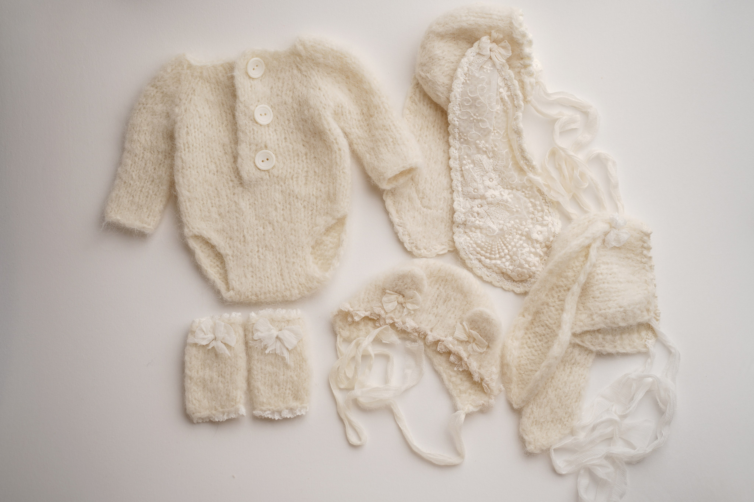 Комплекты. Фотограф новорождённых в Москве Елена Левина